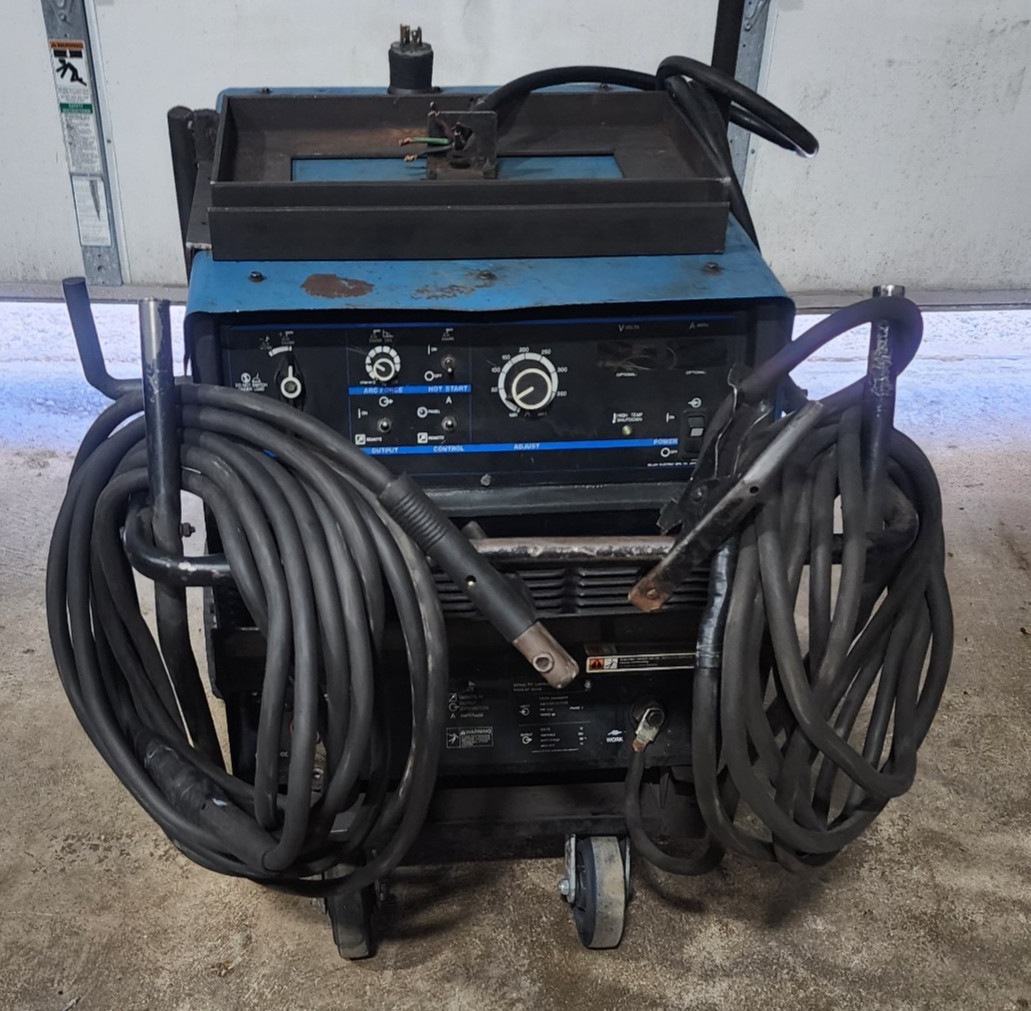 Miller Gold Star 302 CC/DC Welding Power Source 903398