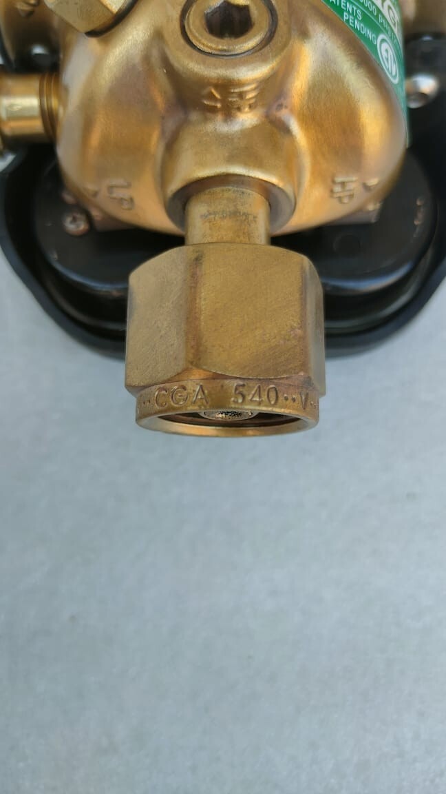 VICTOR ESS4-125-540 OXYGEN GAS REGULATOR