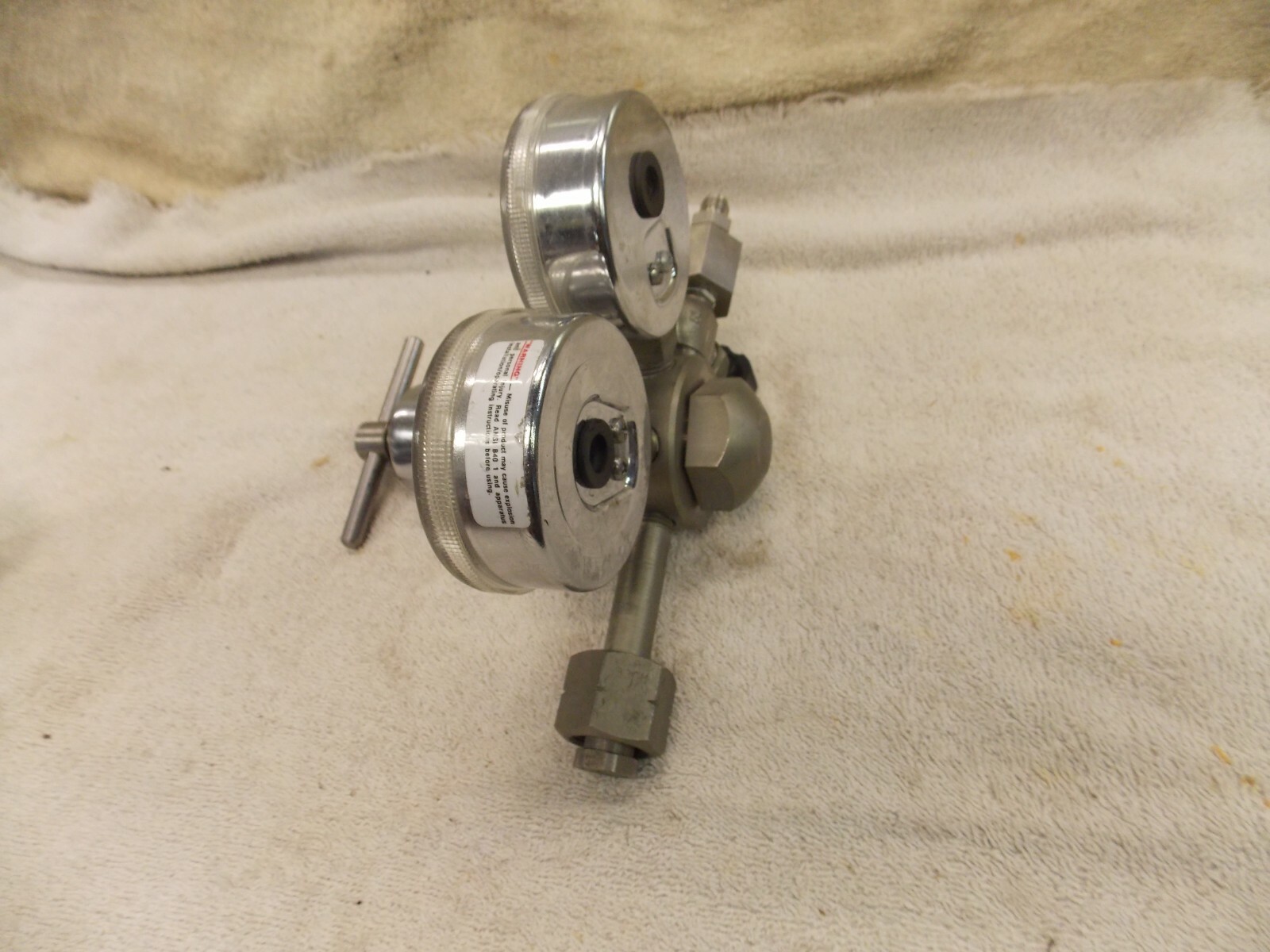Air Products Regulator E11-T-C334A Inlet 330M Pressure 3000psi 0-30psi Gas Valve