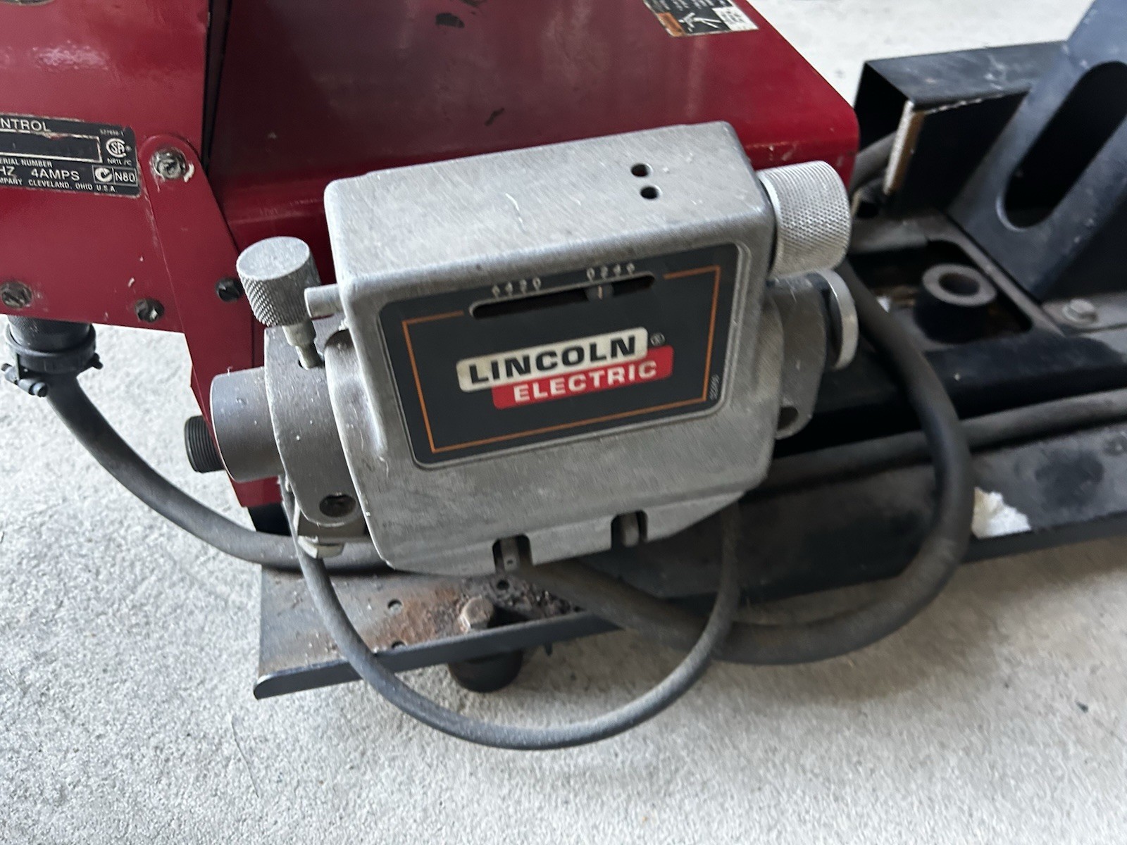 Lincoln Electric LN-10 Wire Feeder with Cable Control and Power Cable