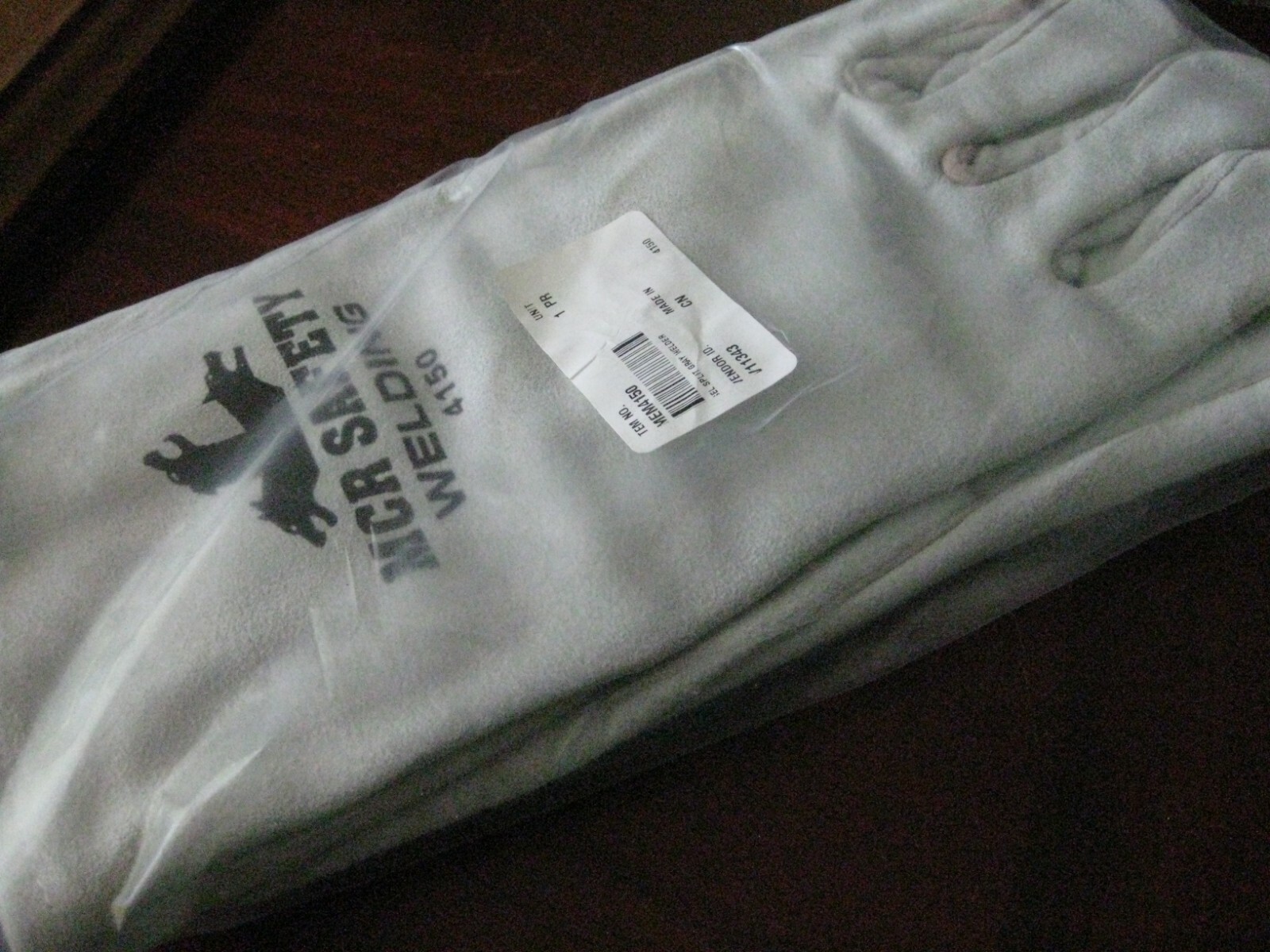 MCR Safety #4150 Size Medium Cowhide Welding Glove Gauntlet Cuff 13″ OAL