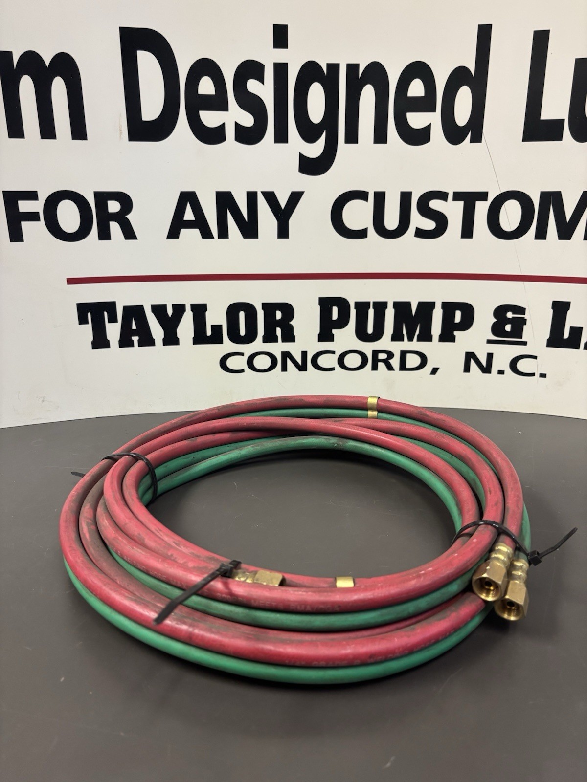 1/4 Grade “R” Welding Hose, Max W.P. 300Psi, about 15ft