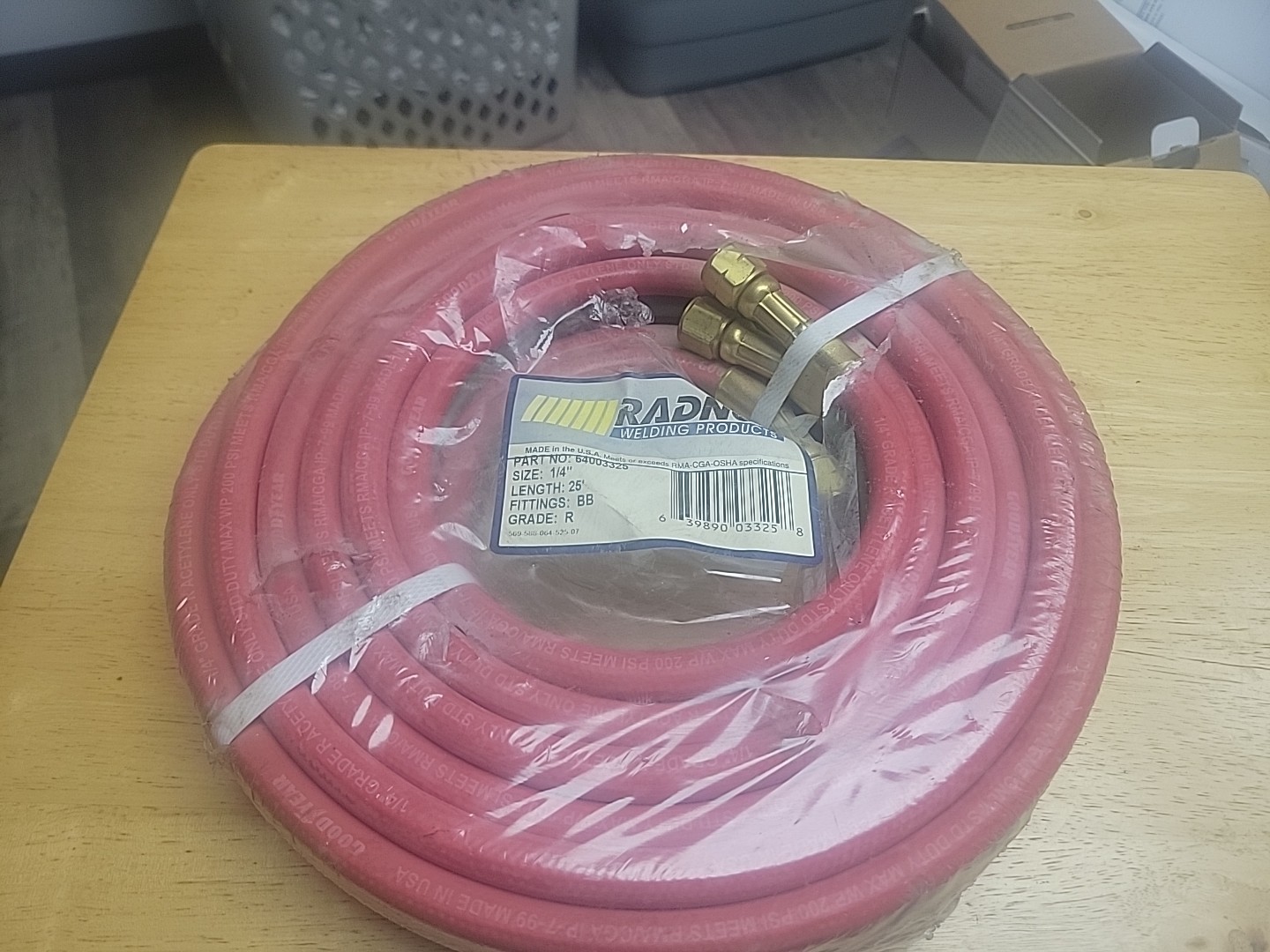 WELDING HOSE 64003325 – 25FT X ¼” FITTINGS BB – GRADE R
