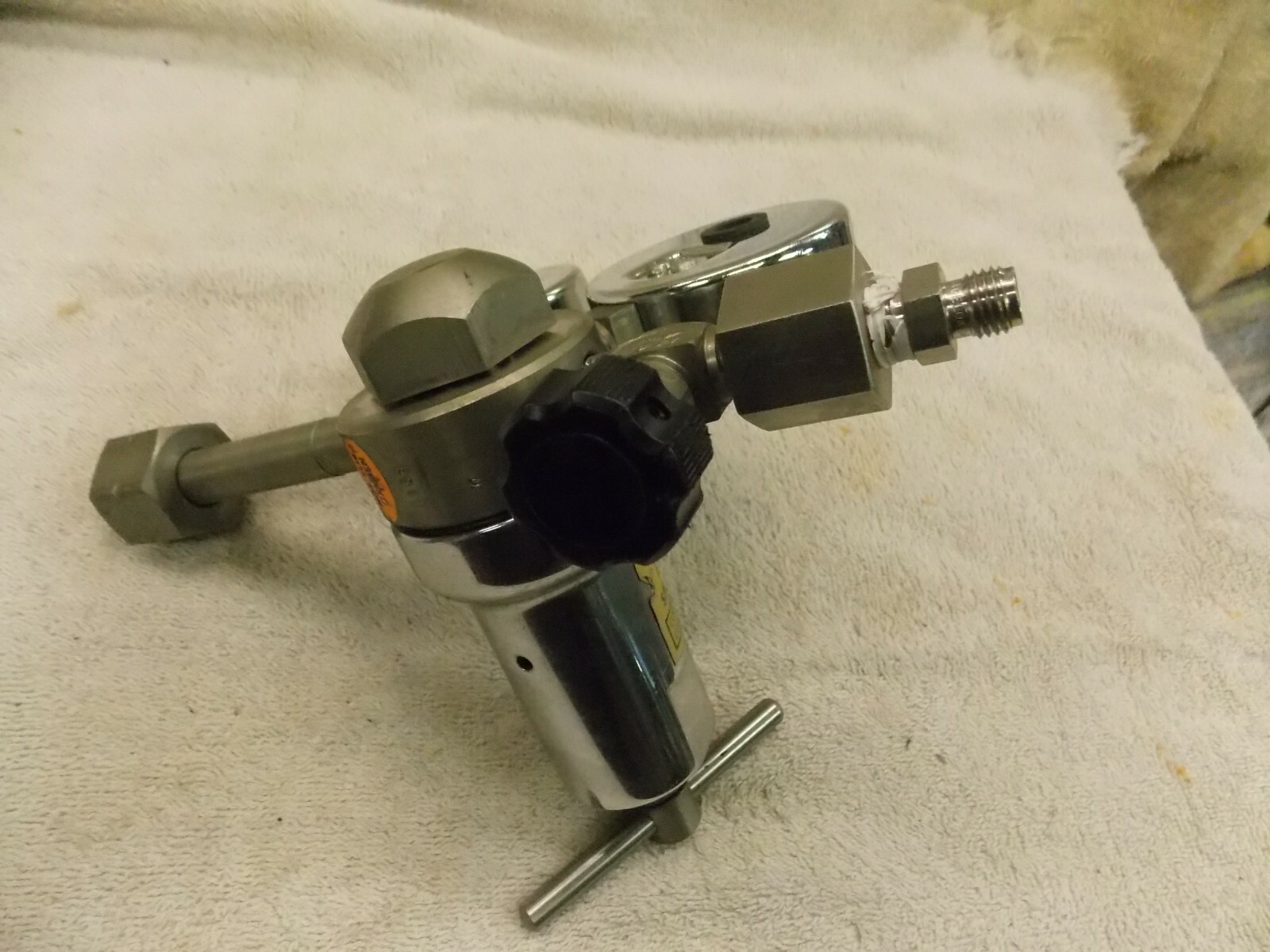 Air Products Regulator E11-T-C334A Inlet 330M Pressure 3000psi 0-30psi Gas Valve