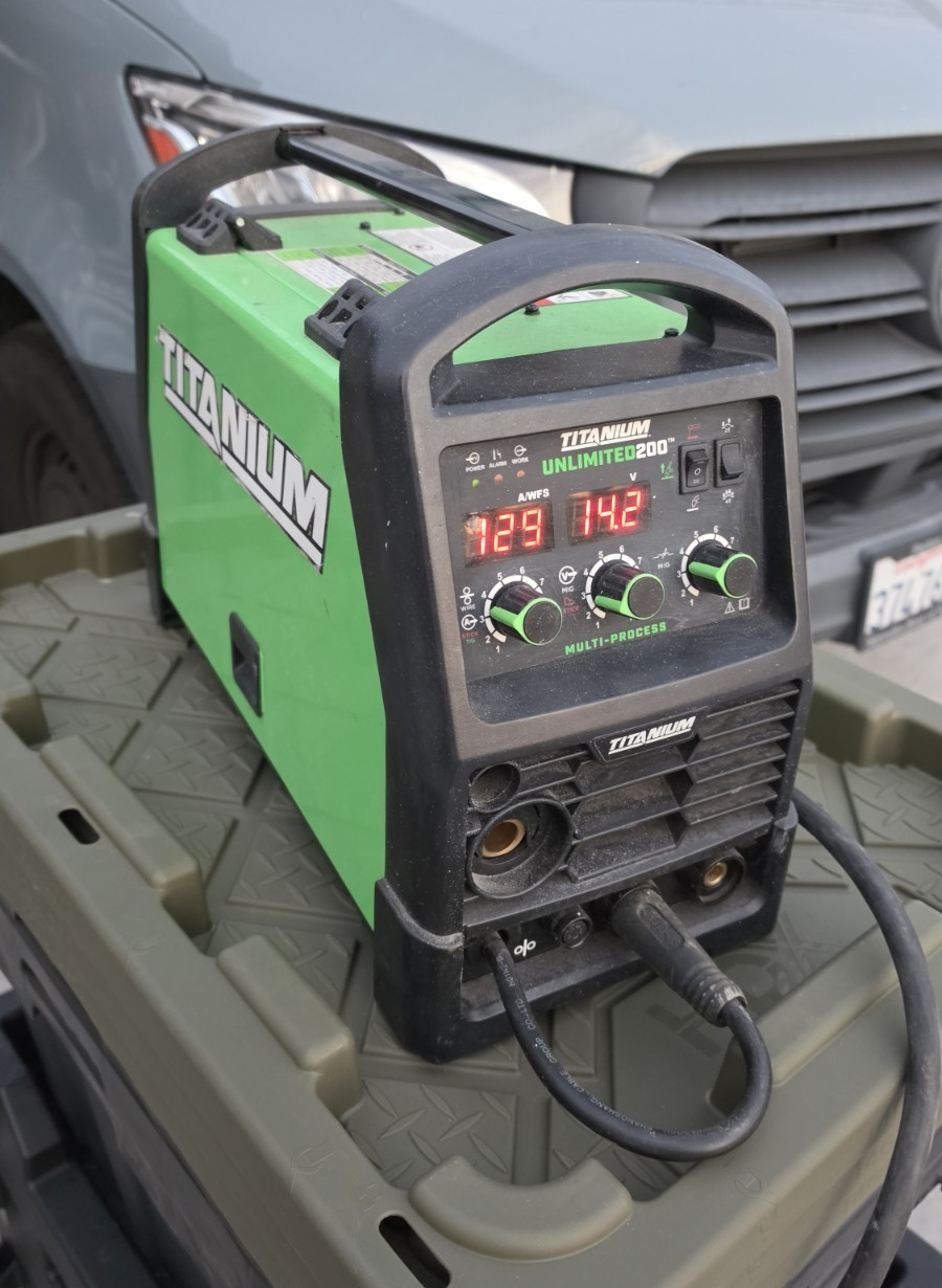 TITANIUM Unlimited 200 MIG Welder With Gas Semi-Auto Feed 120V/240V Steel