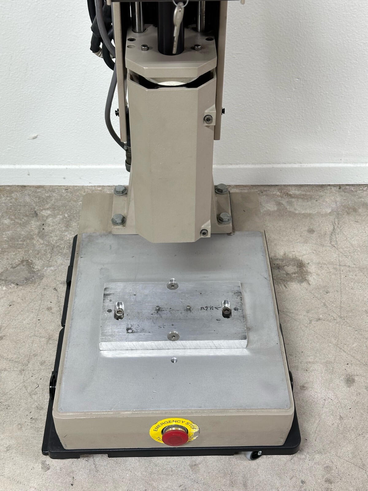 Sonics & Materials Model 1098 Ultrasonic Welding Machine