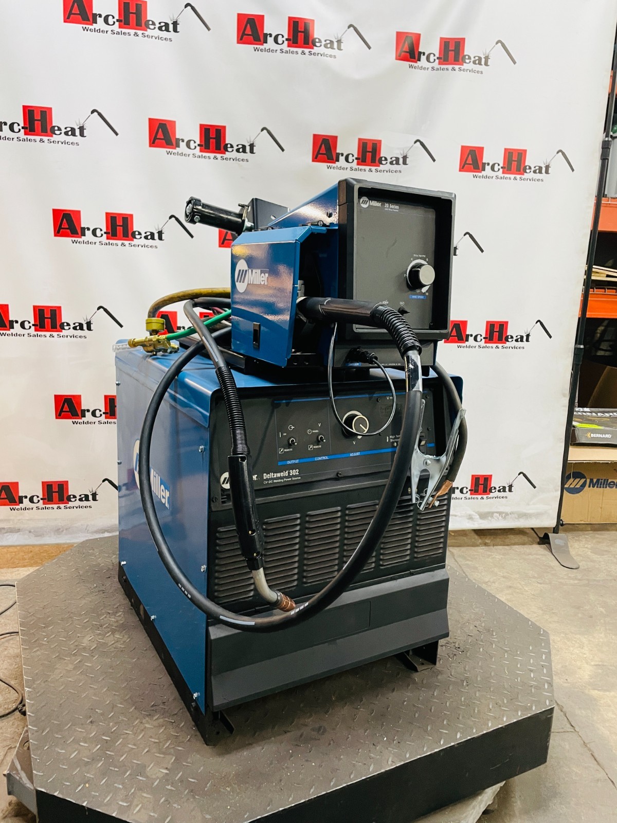 Miller Deltaweld 302 & NEW Miller 20 Series Feeder