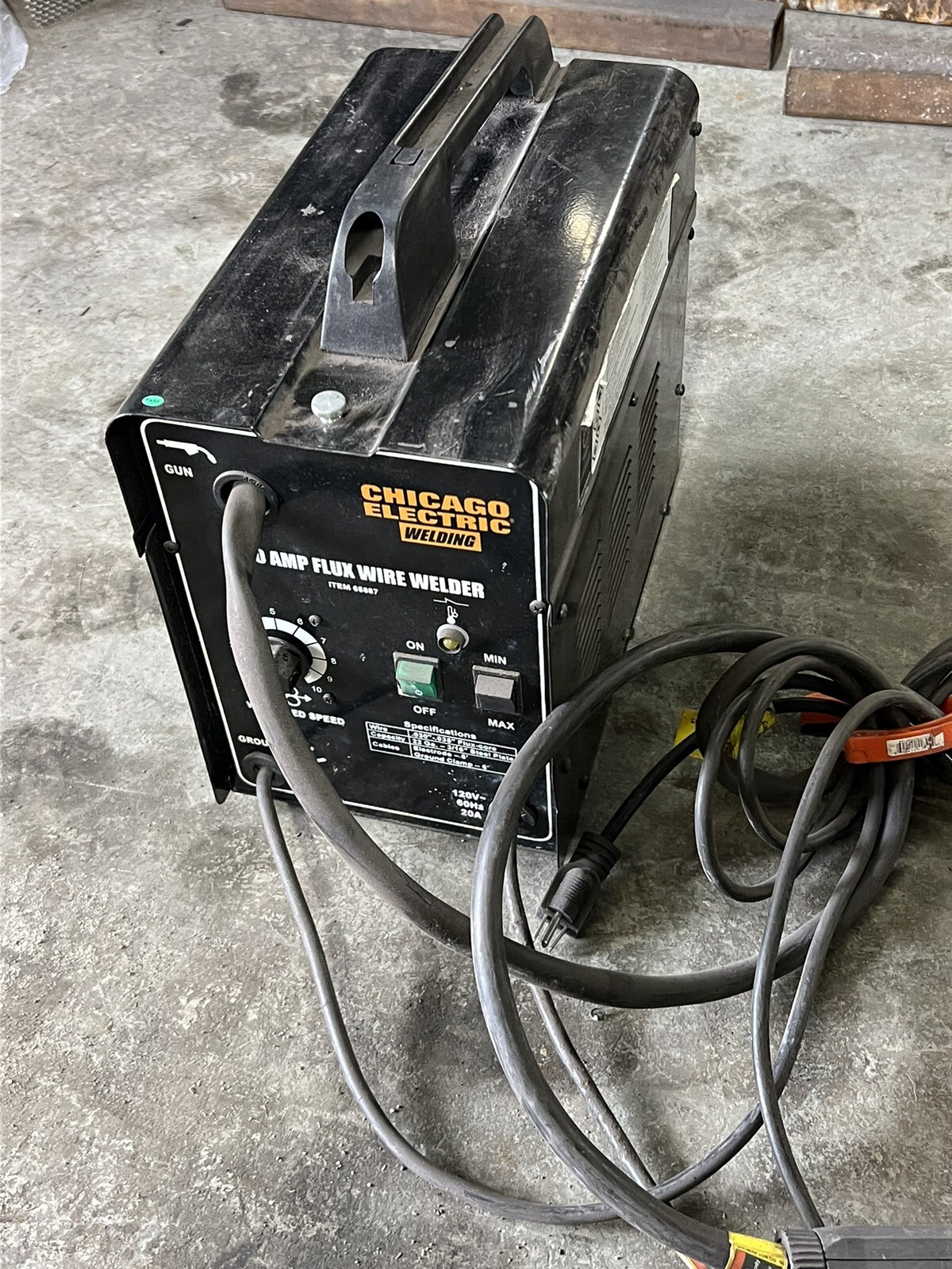 CHICAGO ELECTRIC 68887 WELDER