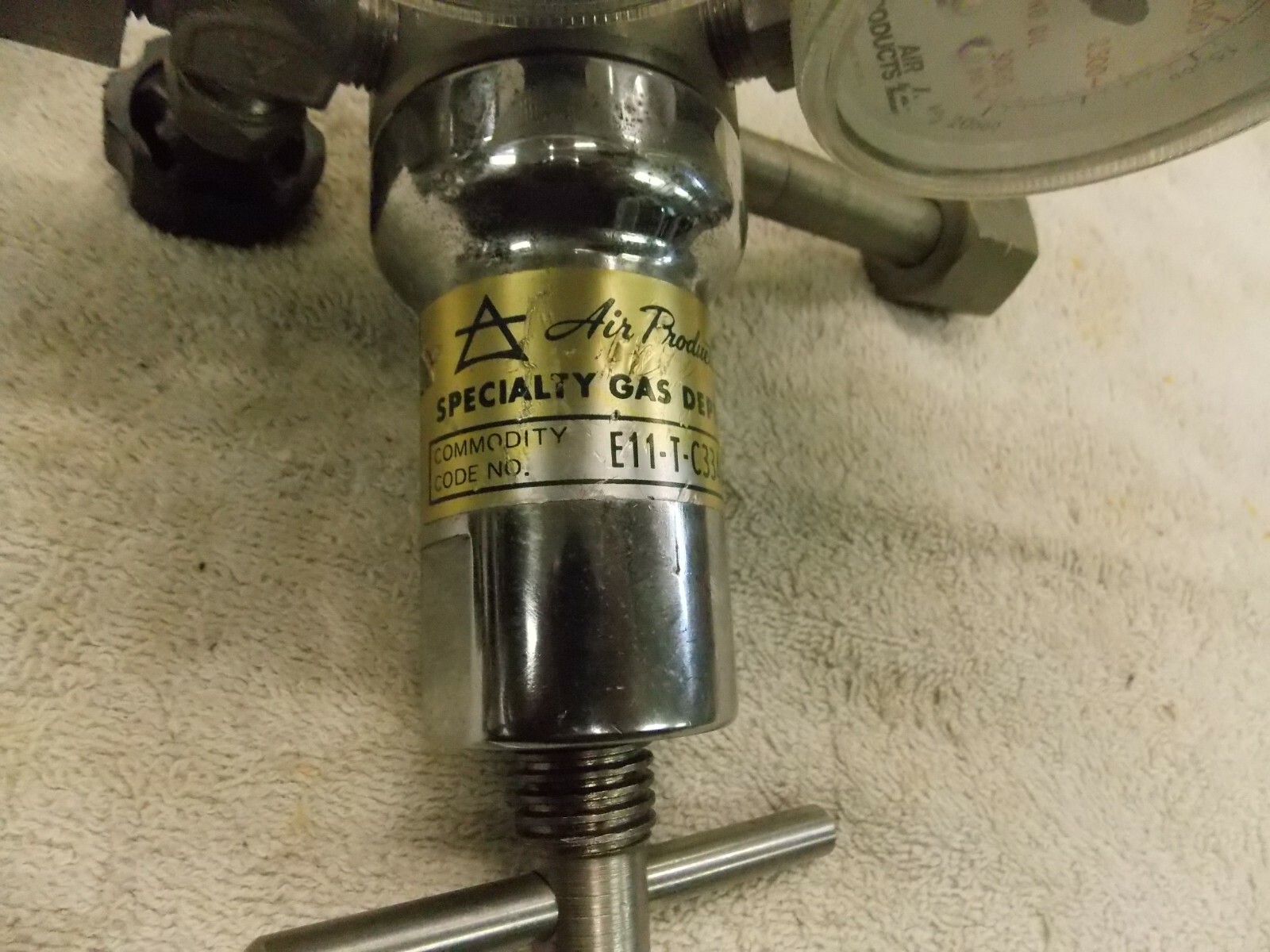 Air Products Regulator E11-T-C334A Inlet 330M Pressure 3000psi 0-30psi Gas Valve