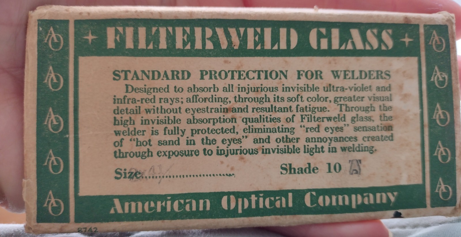 Vintage American Optical Co (AO) Filterweld Glass Plate Shade 10 4-1/4″ x 2″ A10