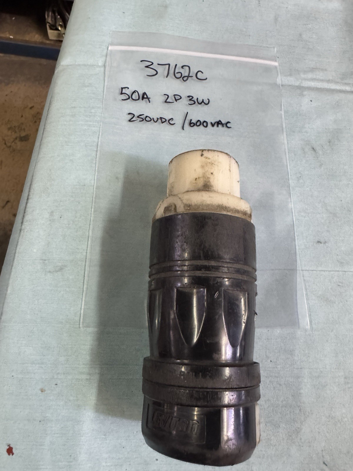 3762C Leviton Plug 50A 2P 3W 250 VDC 600 V AC Volt Grounded | Plugs Used Tested