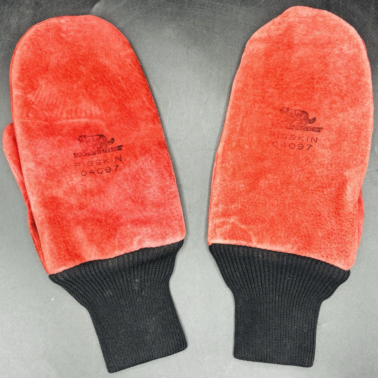 WOLVERINE Pigskin 04097 Red & Black Wool-Lined Insulated Gloves