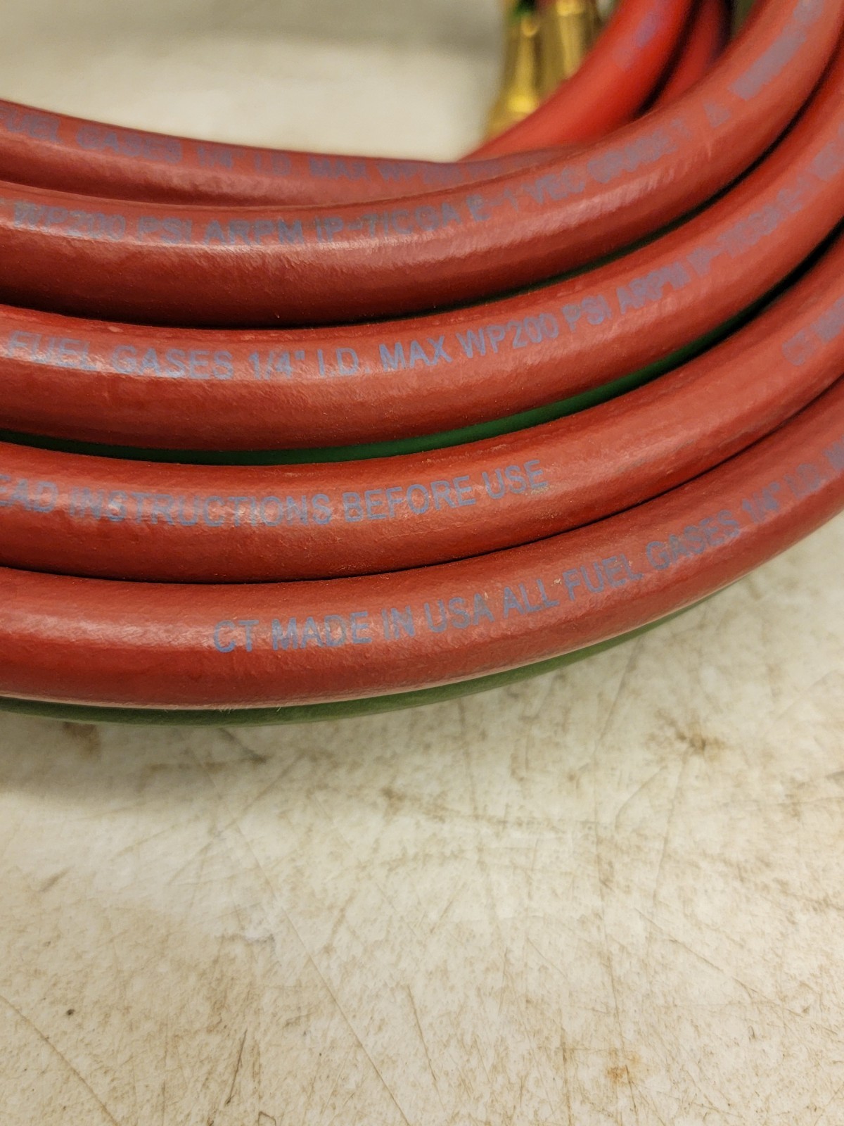 15 FEET Grade “T”- 1/4″ OxyFuel Welding & Cutting Twin Hose with BB Fittings