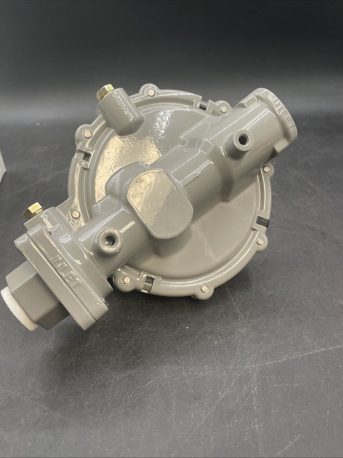 KOSAN 998TP-08 1/2″ NPT x 1/2″ NPT 2 PSI 1.46M BTU PROPANE REGULATOR