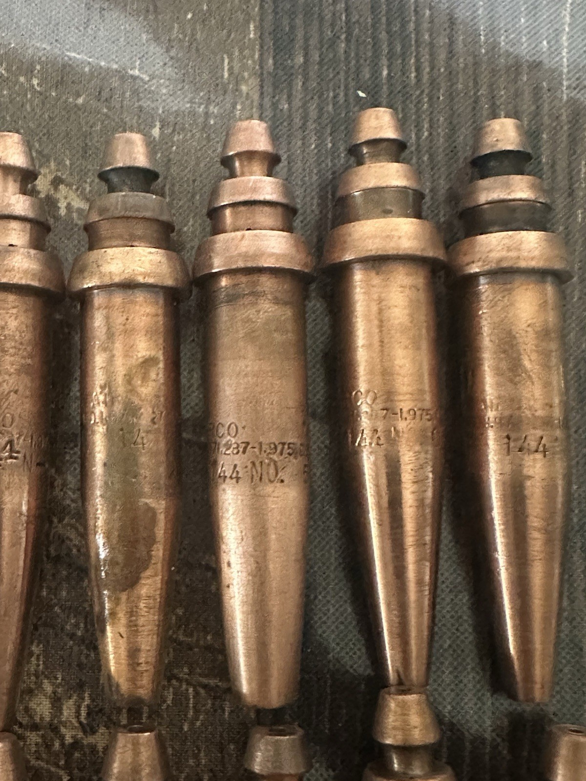 23 Airco 144-1, 199, 166-2, 124-1, 138 Cutting Torch Tip Lot & 4 Oxweld