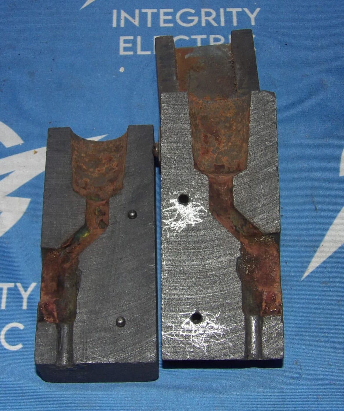 Cadweld VBC-1V Run to Steel Surface Weld Mold + 1 Year Warranty