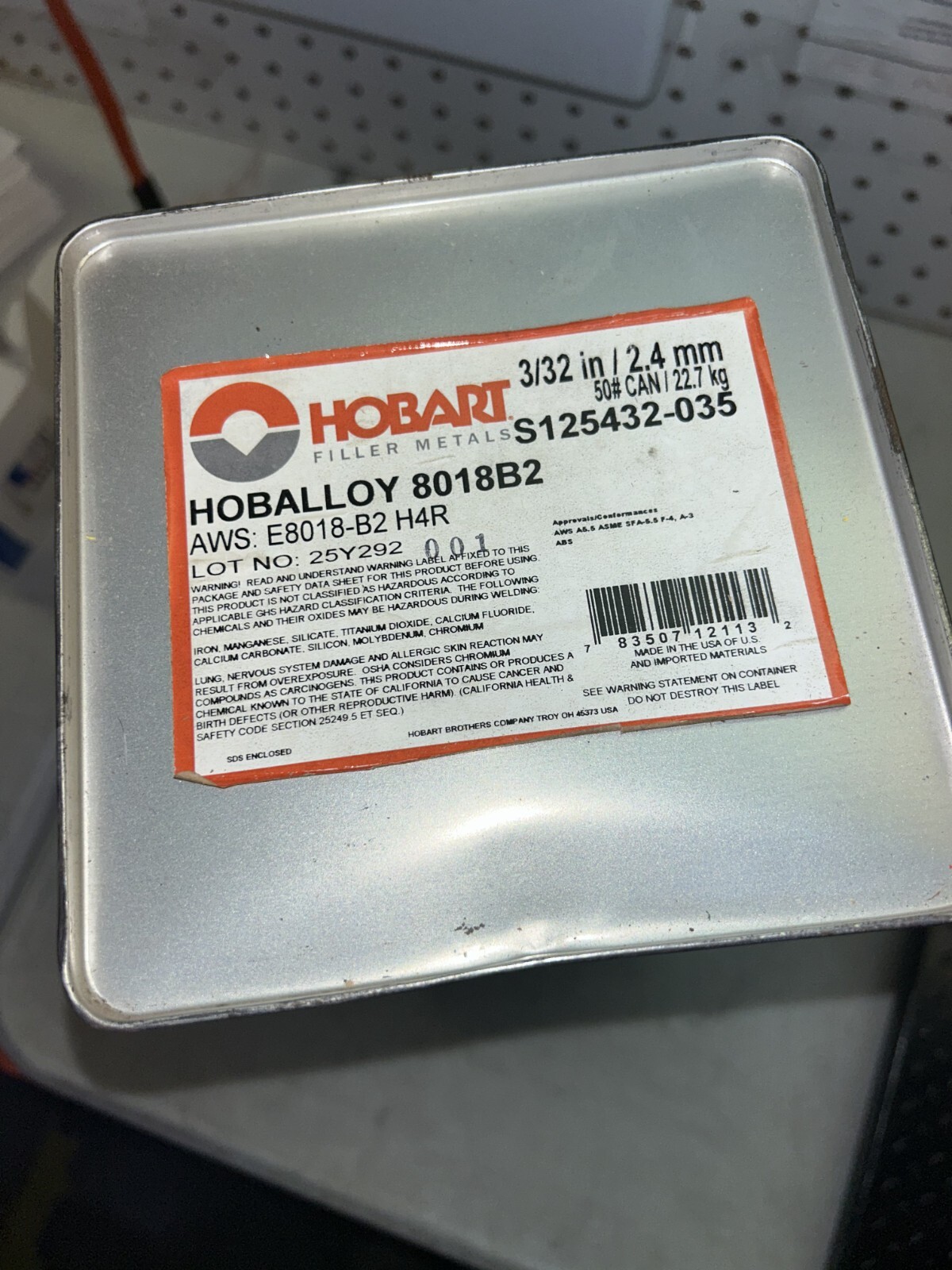 50# Can Hobart HOBALLOY 8018B2 3/32 in / 2.4 mm AWS E8018-B2 H4R S125432-035