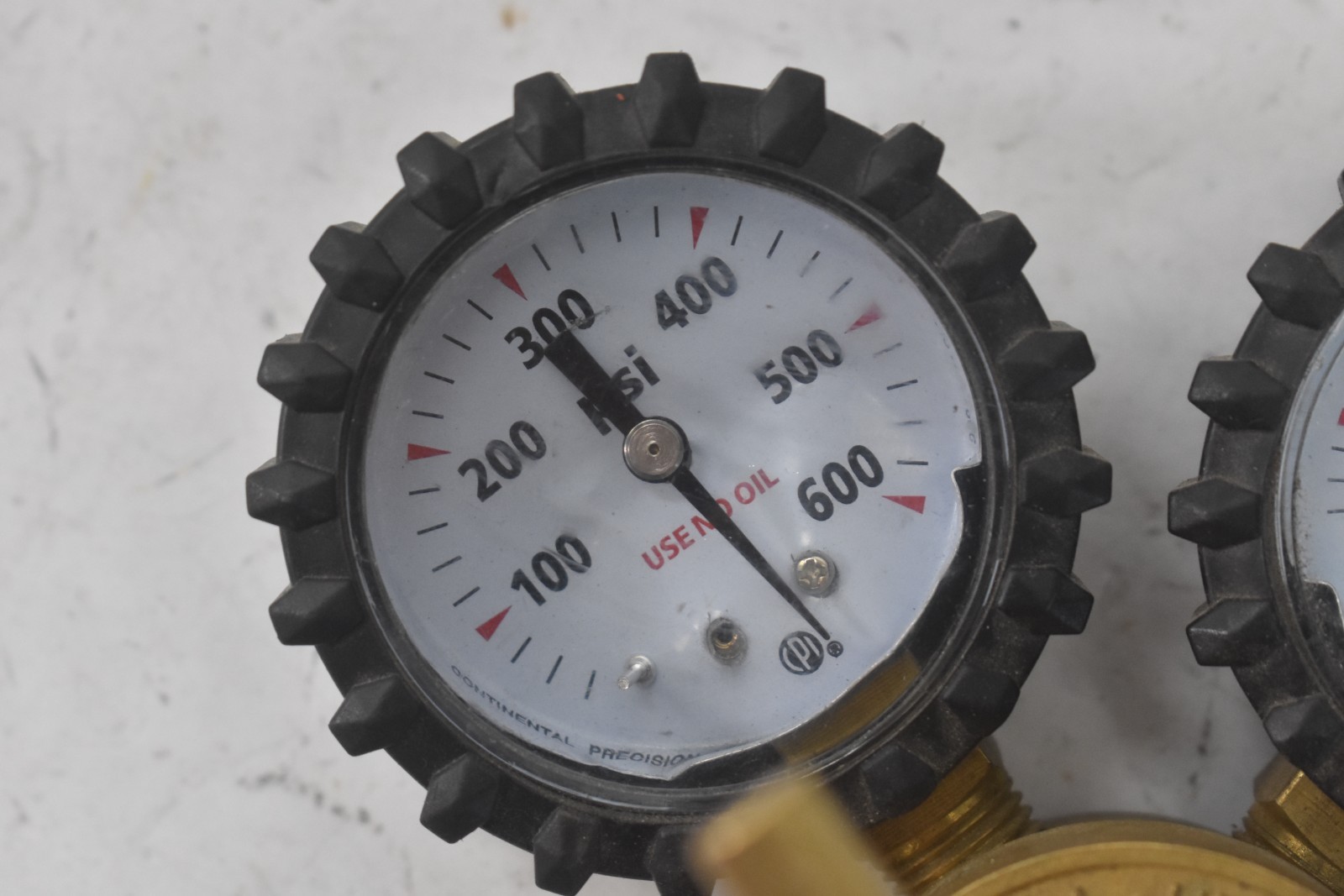 Uniweld RHP400 Nitrogen Regulator w 0-400 PSI Delivery Pressure CGA580 Inlet