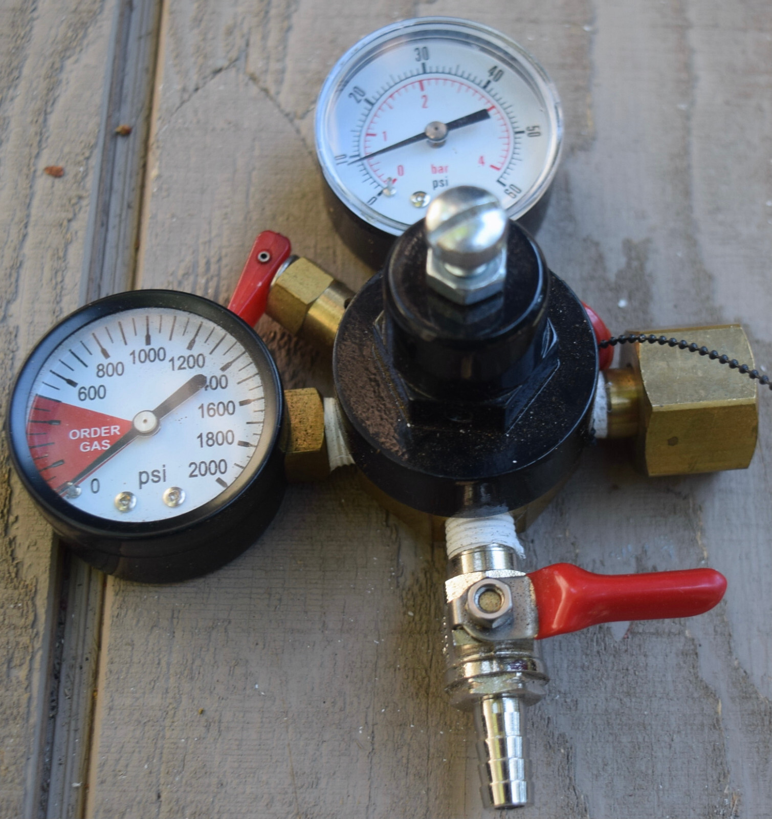 CHUDNOW MFG. CO. CO/2 CARBON DIOXIDE COMPRESSED GAS REGULATOR J SERIES 360M