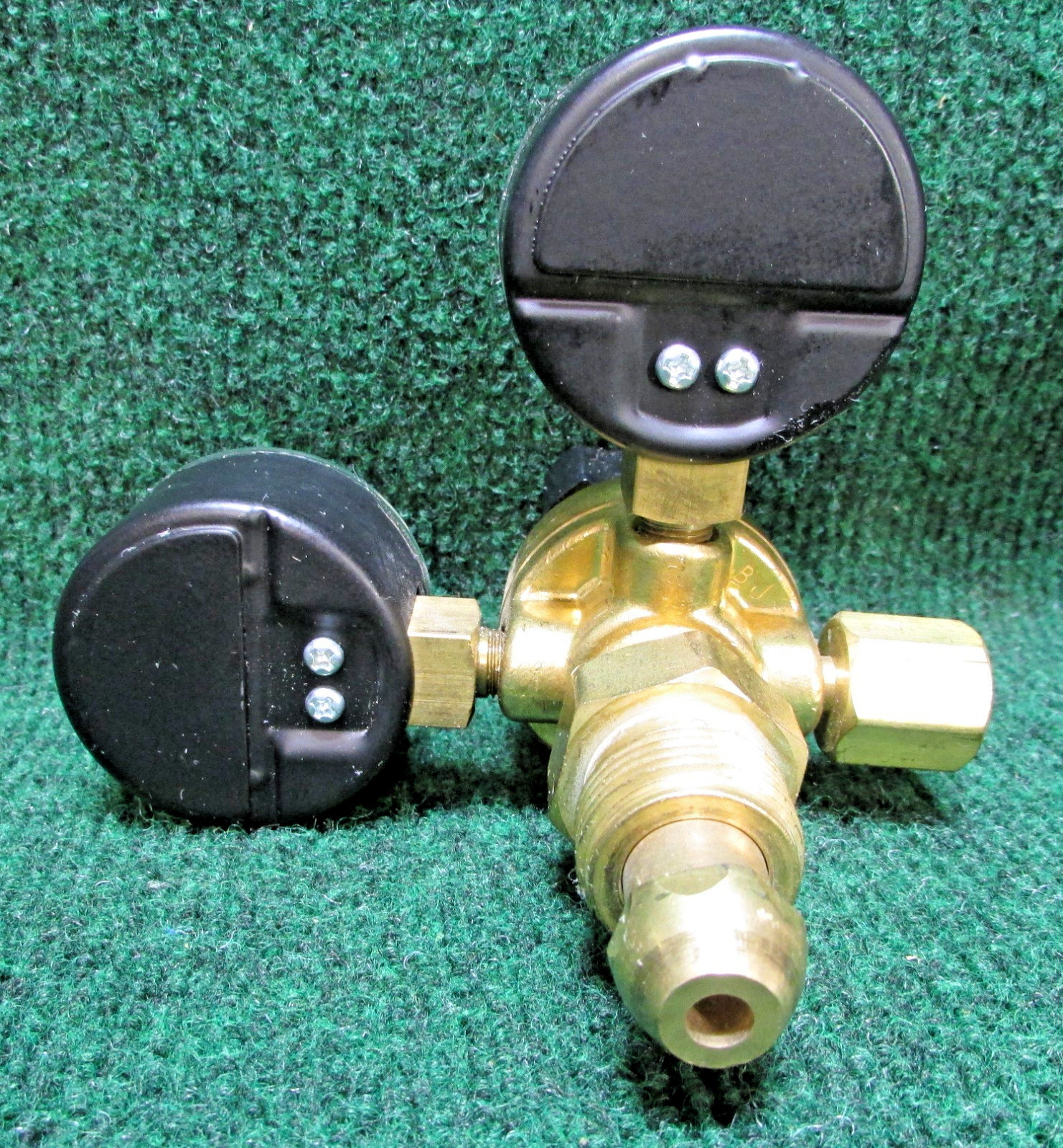 Harris 650L 601 Argon/C02 Gas Regulator 3000 PSI Max Inlet Pressure With Hose