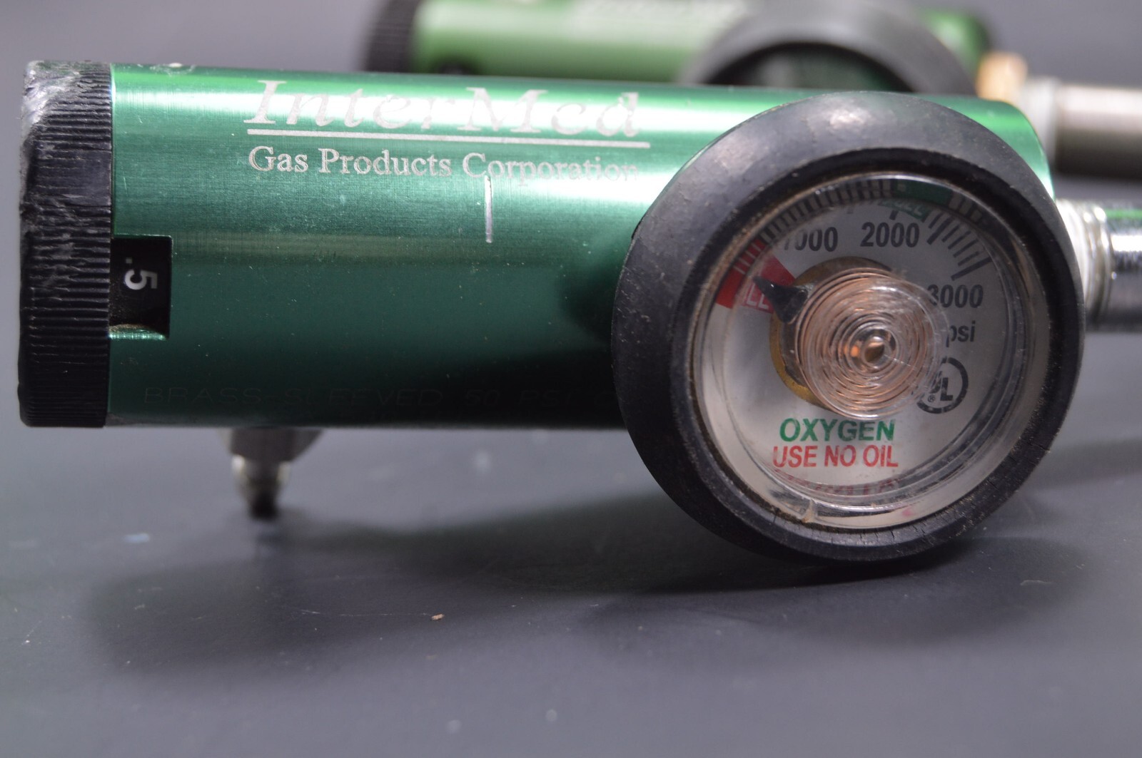 Intermed Oxygen Gas O2 Regulator Gauge 0-15B/540,Made in USA