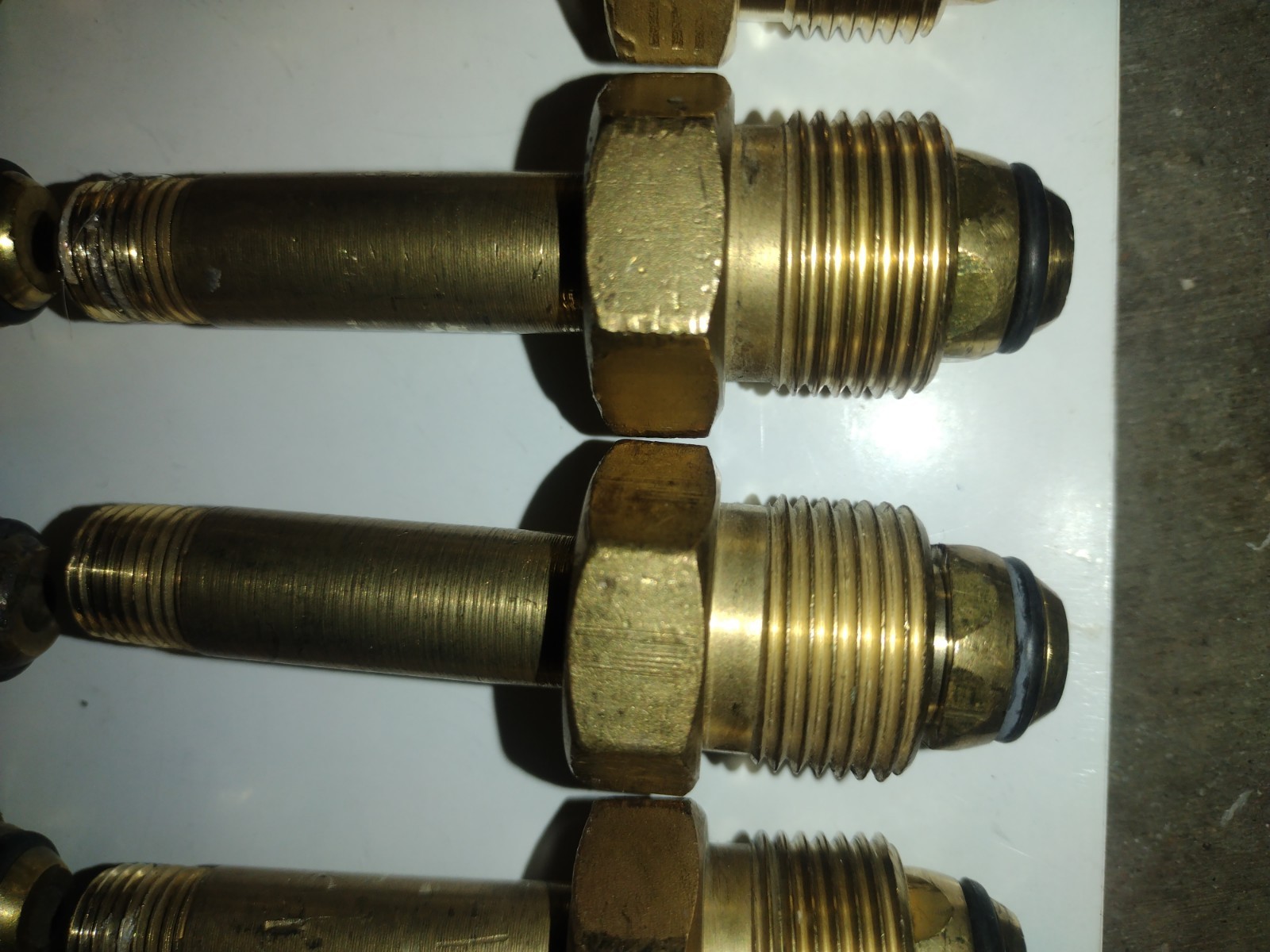 CGA-580 Nut 3″ Nipple, Regulator Inlet Fittings Co2/Argon/Nitrogen/Helium (36)