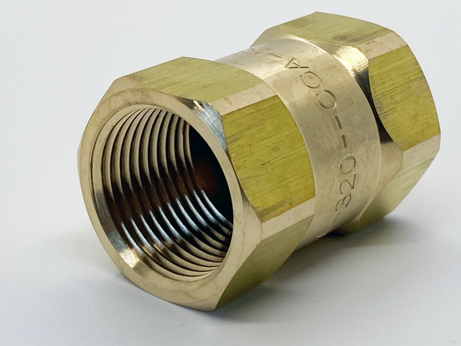 ADAPTOR CGA320 TO CGA580 – CO2 CYLINDER TANK to ARGON NITROGEN REGULATOR