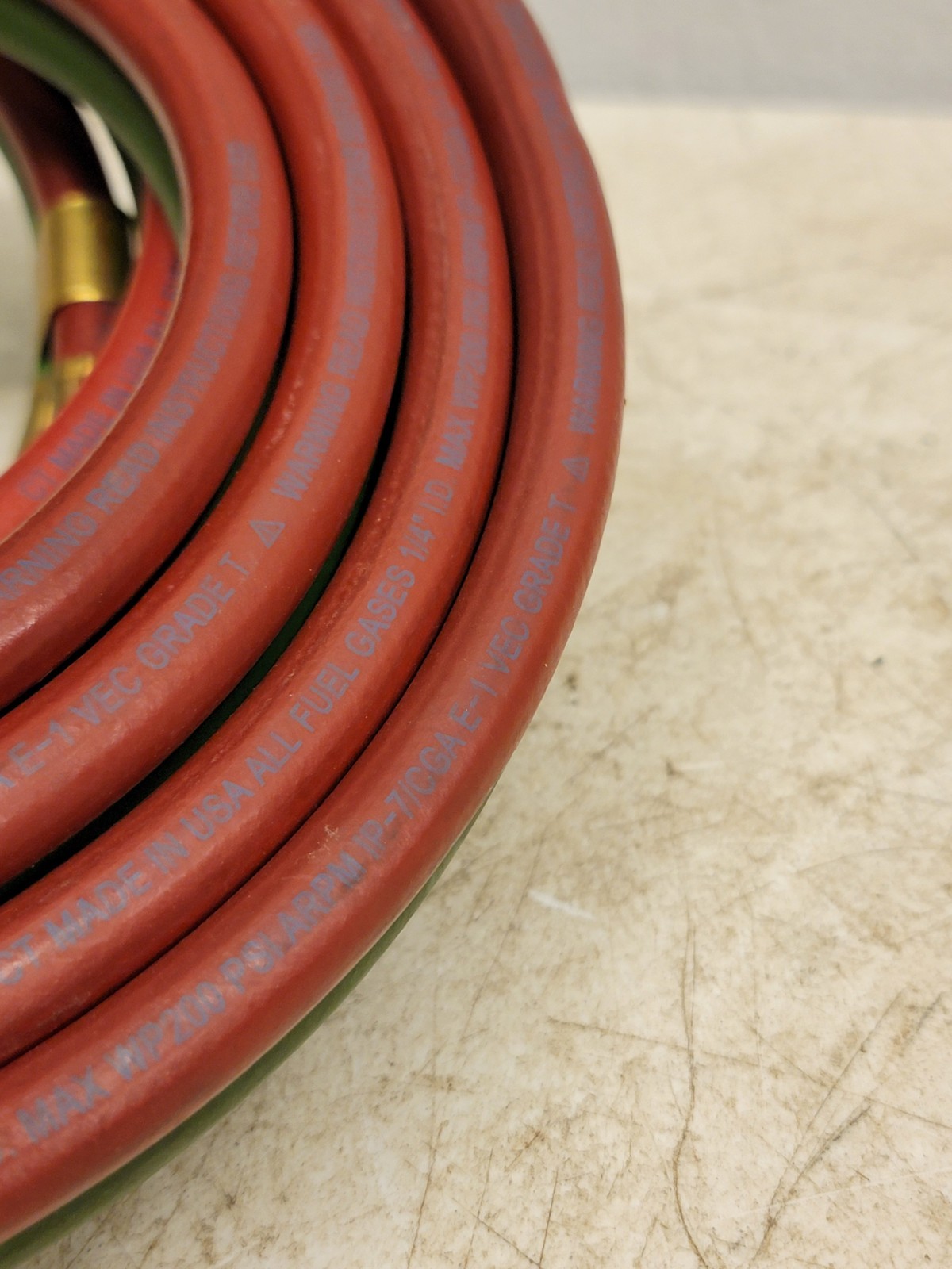 15 FEET Grade “T”- 1/4″ OxyFuel Welding & Cutting Twin Hose with BB Fittings