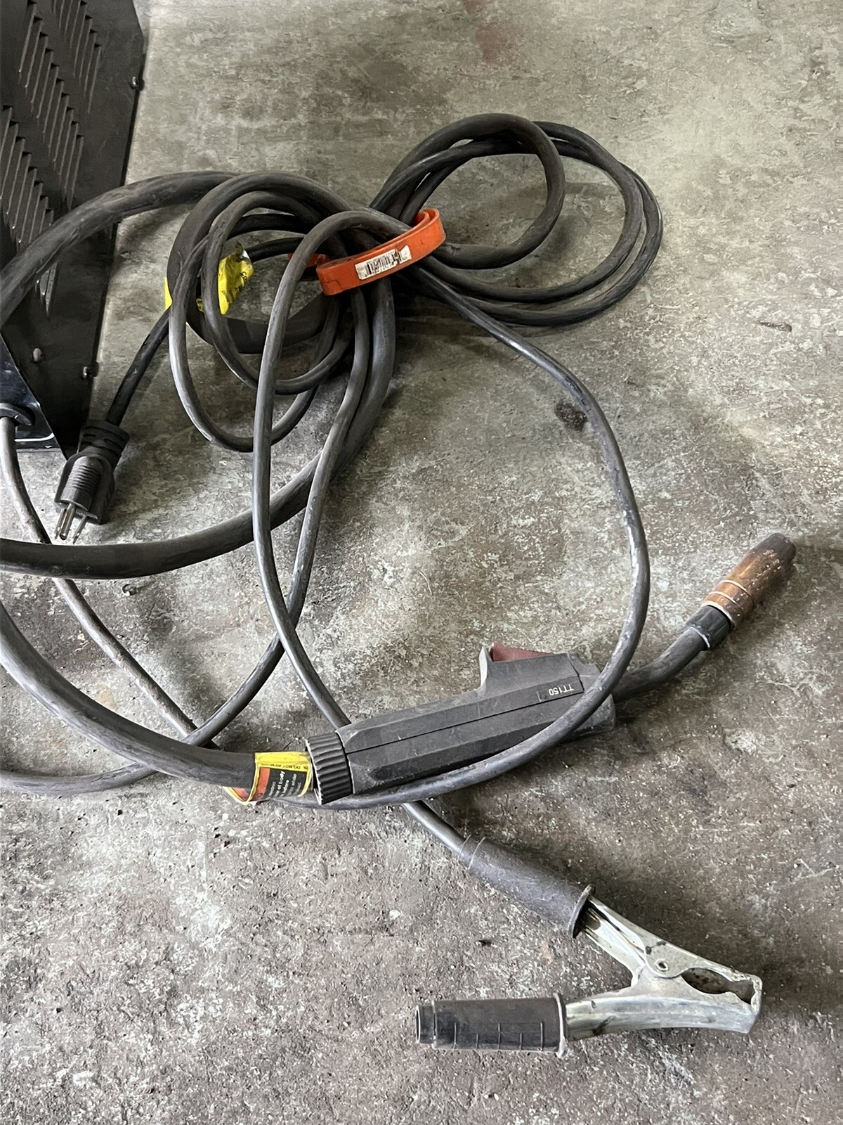 CHICAGO ELECTRIC 68887 WELDER