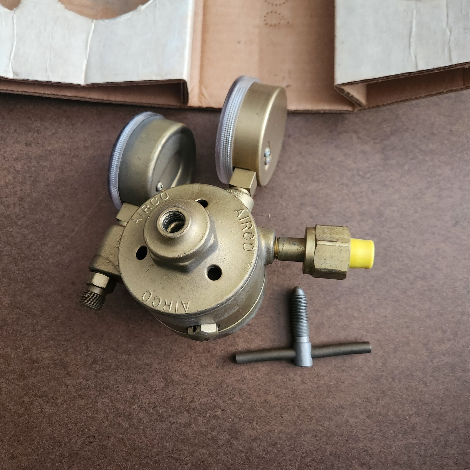 Vtg NOS AIRCO 806-8456 Oxygen Regulator 4000 PSI 200 PSI GAUGE Made USA