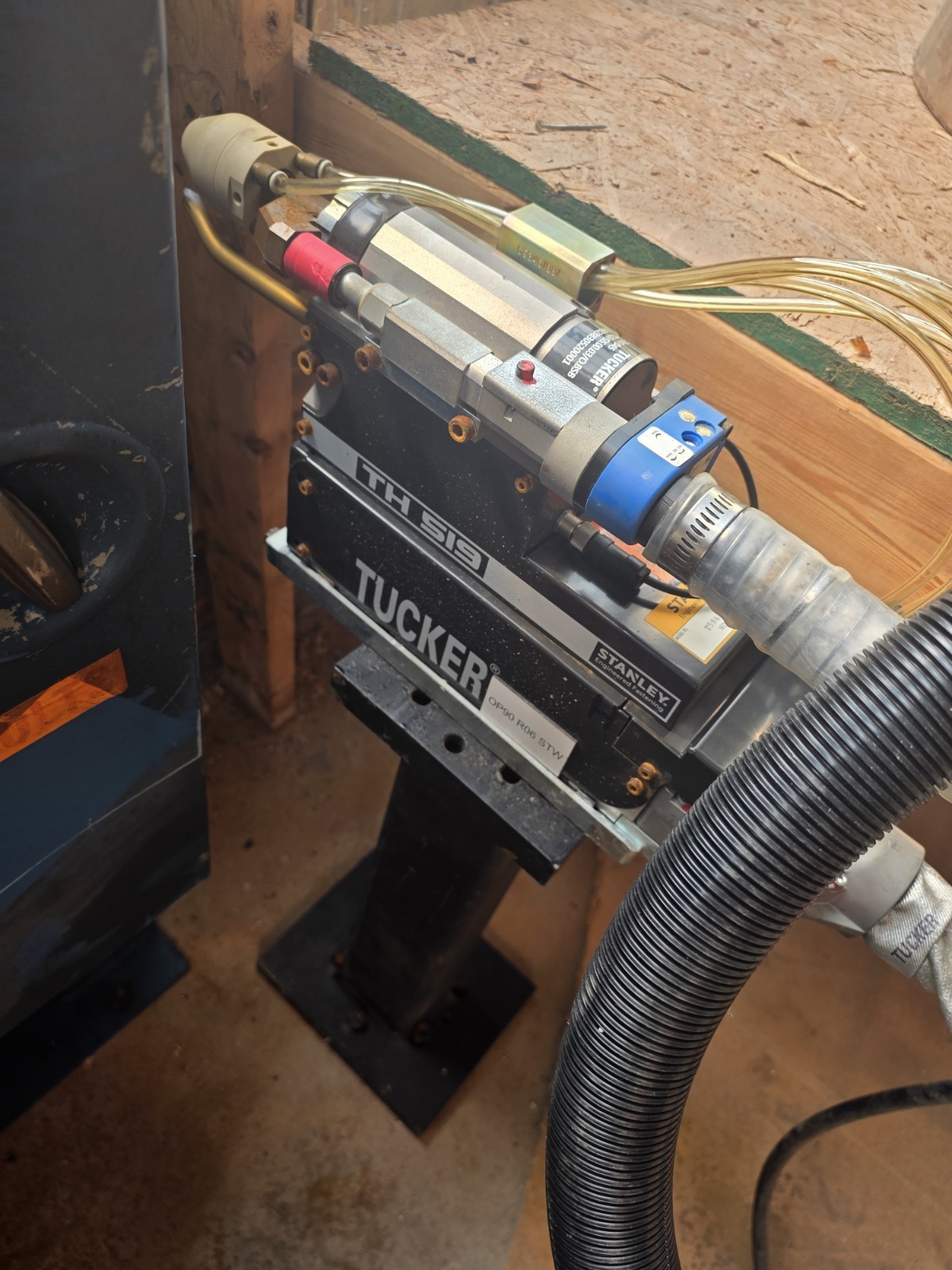Stanley Tucker TH519 Stud Welding Head w/ Base and Hoses / Cables – FREE FREIGHT