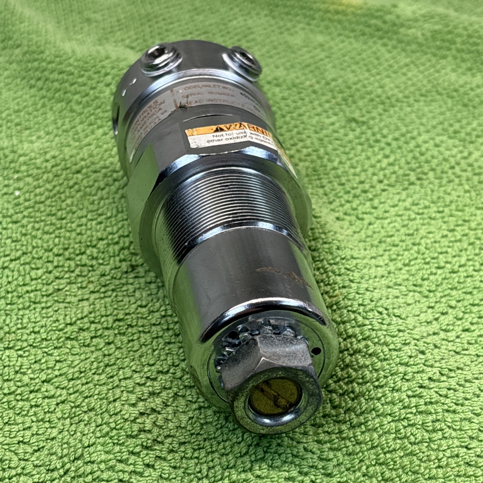 Concoa Controls Corp Model 4924000-01-0XB Regulator, 6000 PSIG, 6 Port, SS