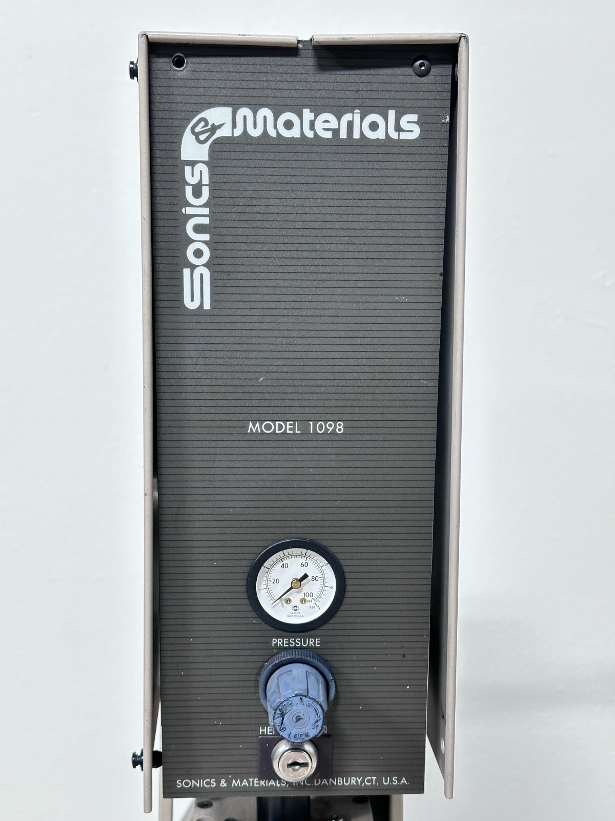 Sonics & Materials Model 1098 Ultrasonic Welding Machine