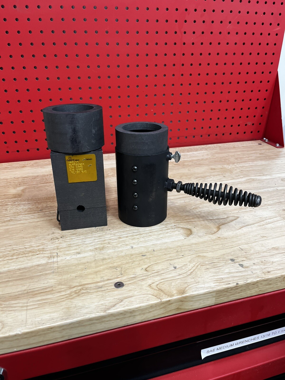 Brand New Lot of nVent Cadweld Molds and Baffle Assemblies – 4/0 Cable to Cable