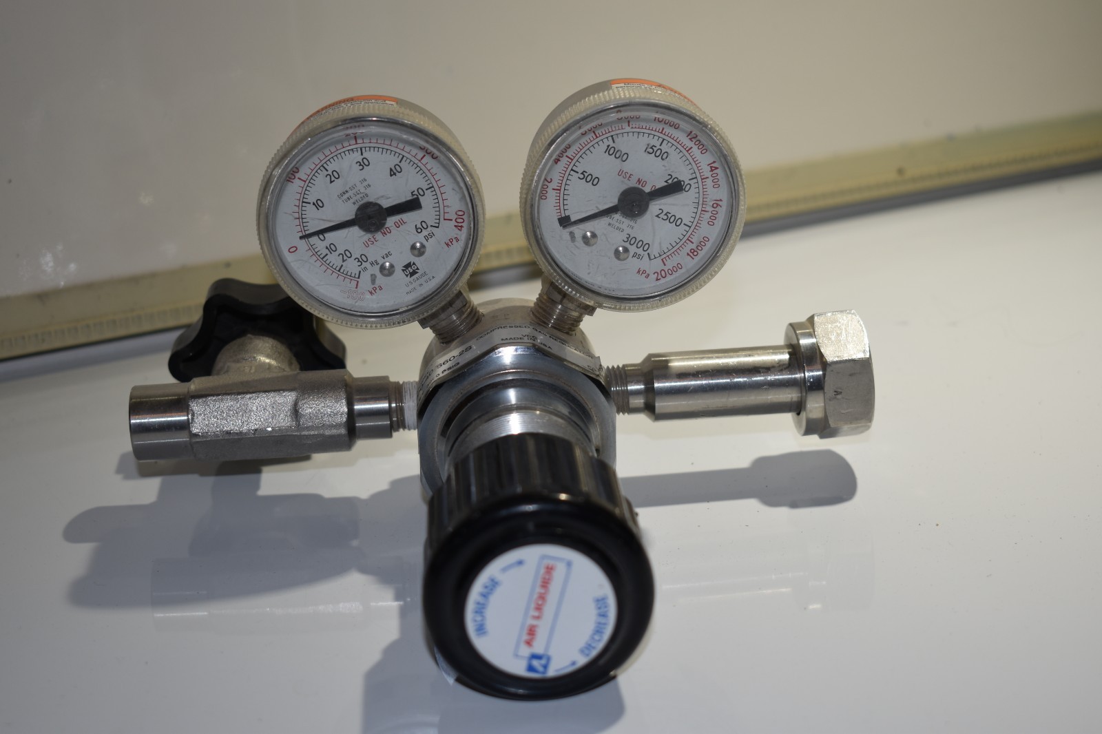Victor High Purity Single Stage Compressed Gas Regulator SGS500-40-660-2S USA