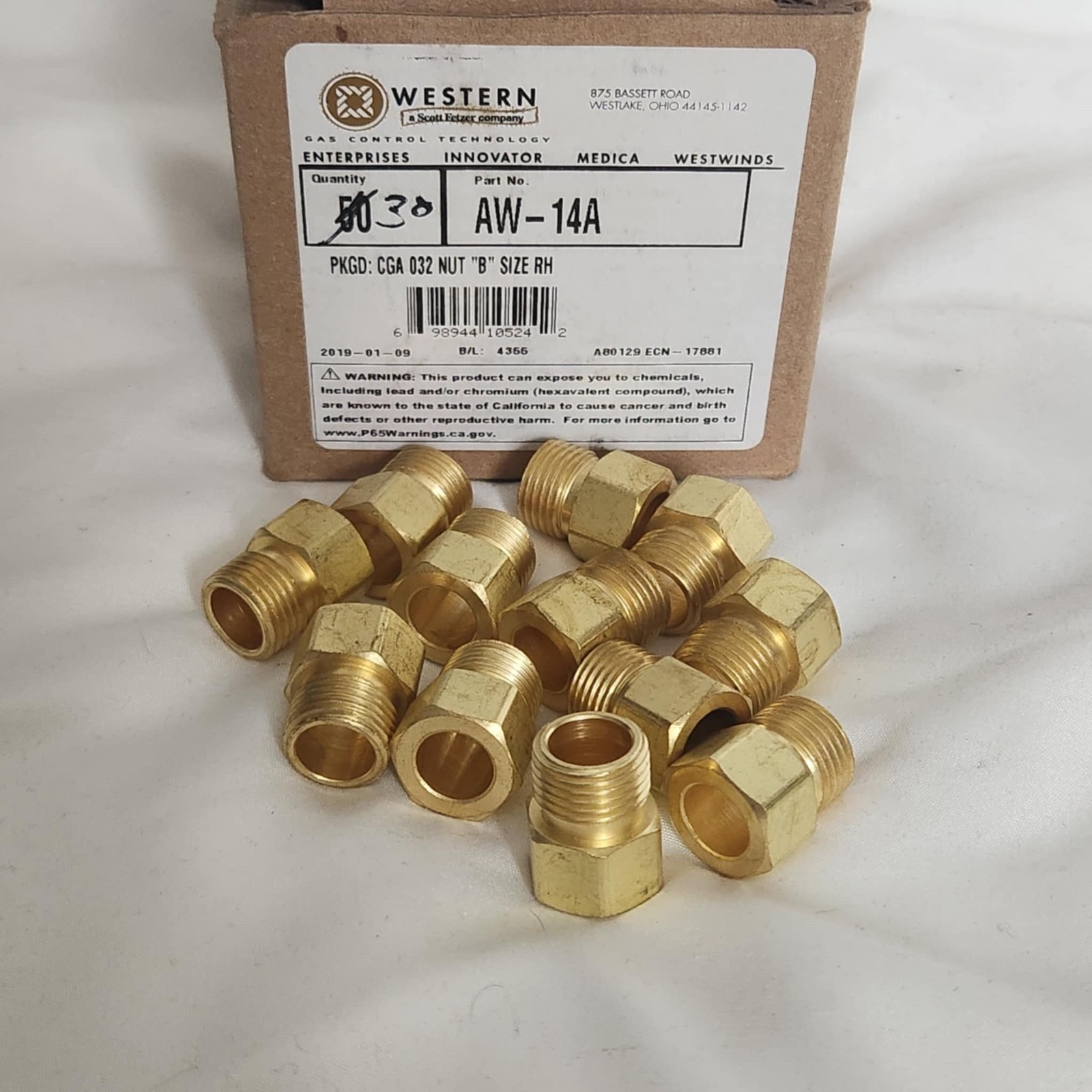 Western Enterprises AW-14A CGA 032 Nut “B” Size RH.Lot of 12.New open Box