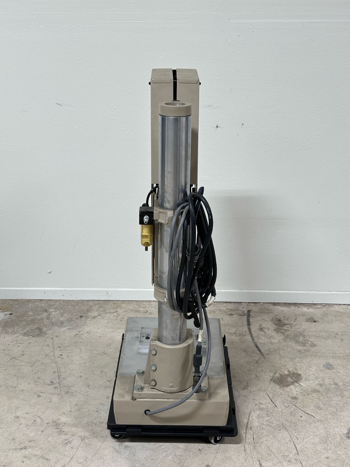 Sonics & Materials Model 1098 Ultrasonic Welding Machine