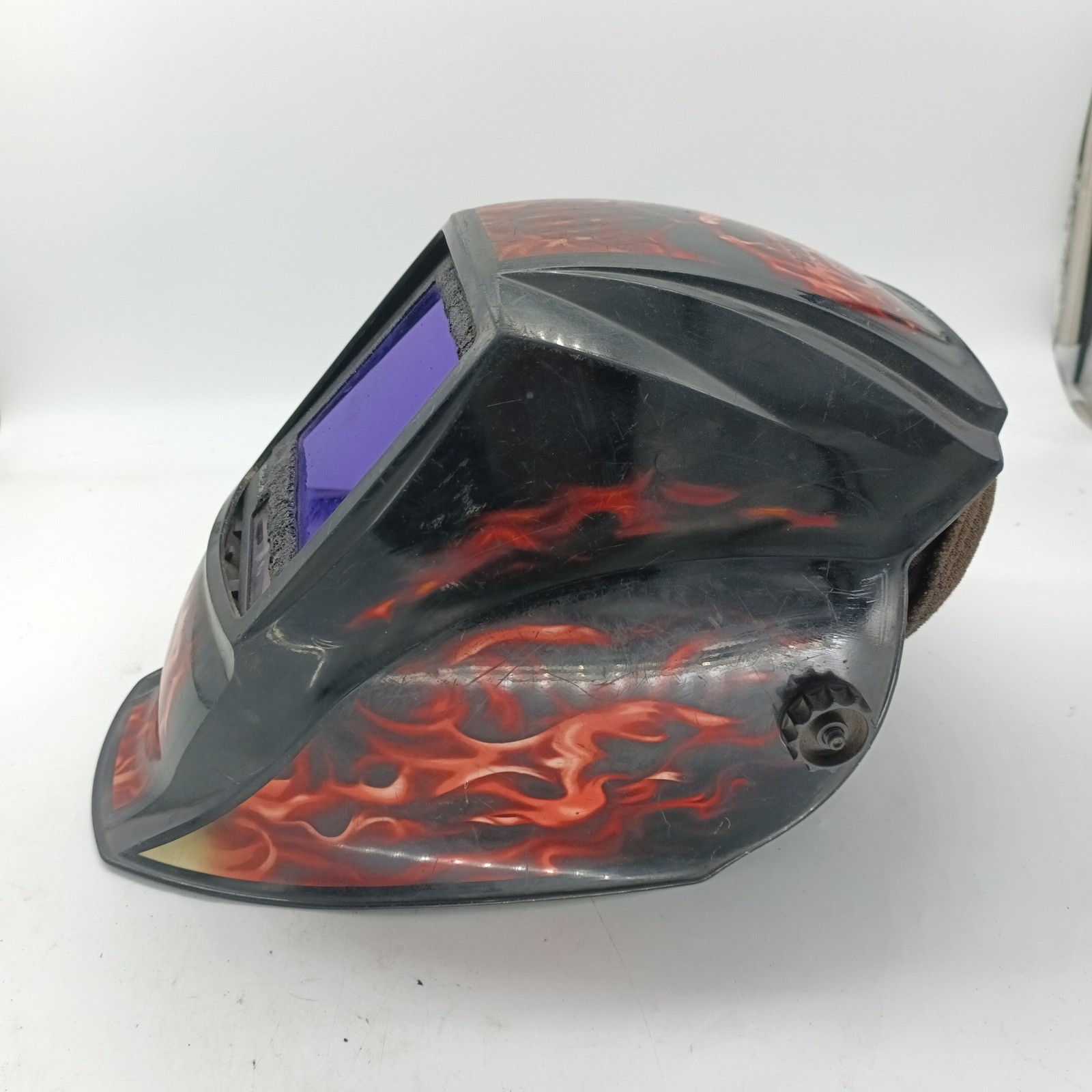 Miller Helmet w/ Snap on YA4606 Auto Darkening Skull Flames Black Red Shade 6-13