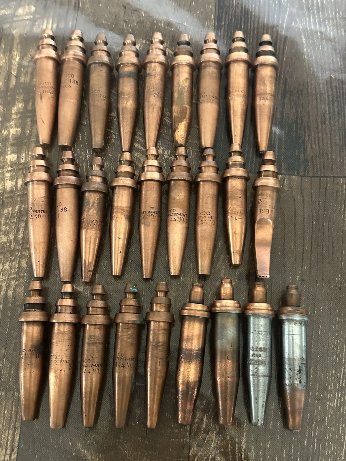 23 Airco 144-1, 199, 166-2, 124-1, 138 Cutting Torch Tip Lot & 4 Oxweld