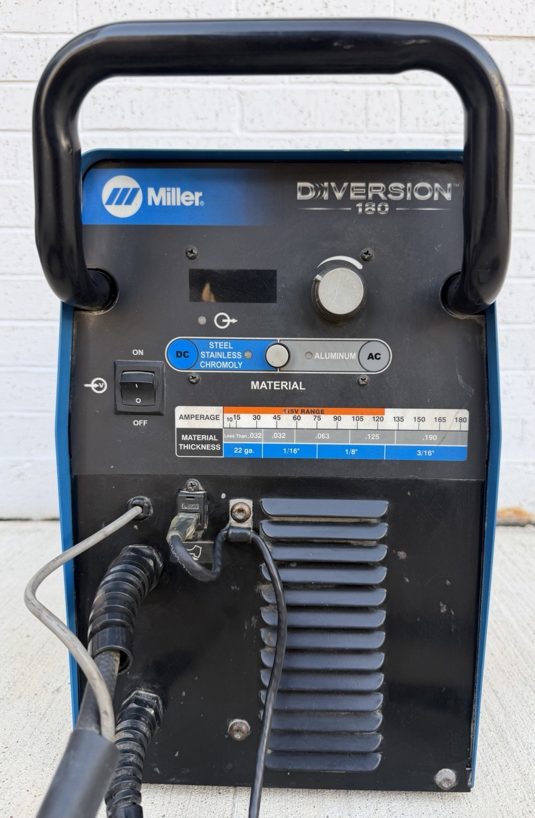 MILLER DIVERSION 180 SINGLE PHASE 120 AND 240 V, 50/60 HZ TIG MACHINE Clean!!!