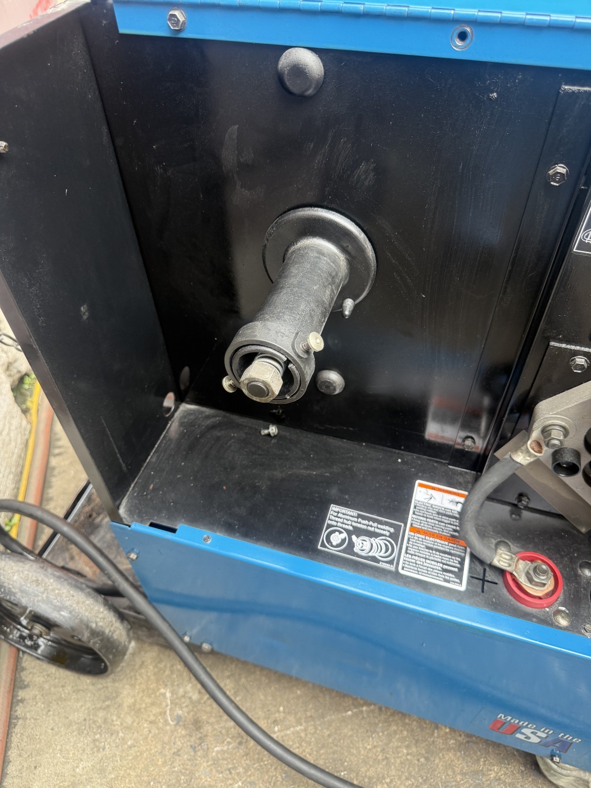 Miller Millermatic 350 MIG Welder Semi-Automatic Feed. Single or 3 Phase. Nice.