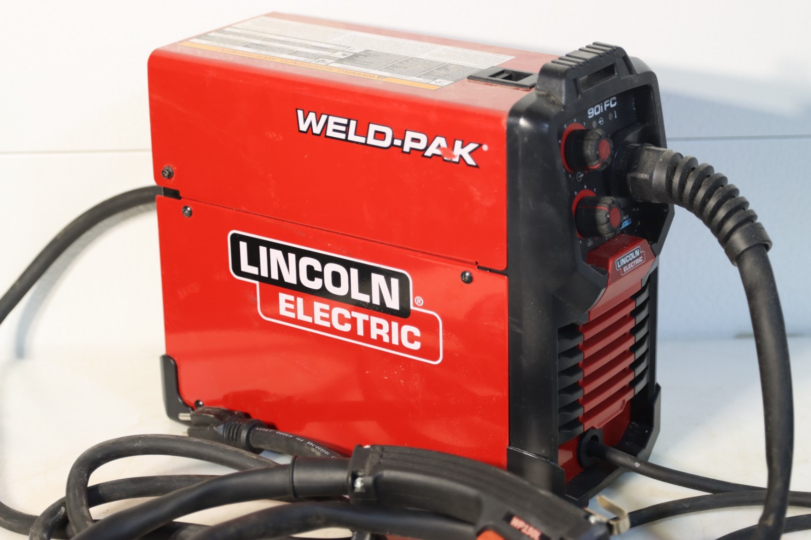 Lincoln Electric WELD-PAK 90i FC Flux-Cored Wire Feeder Welder, Needs New Tip