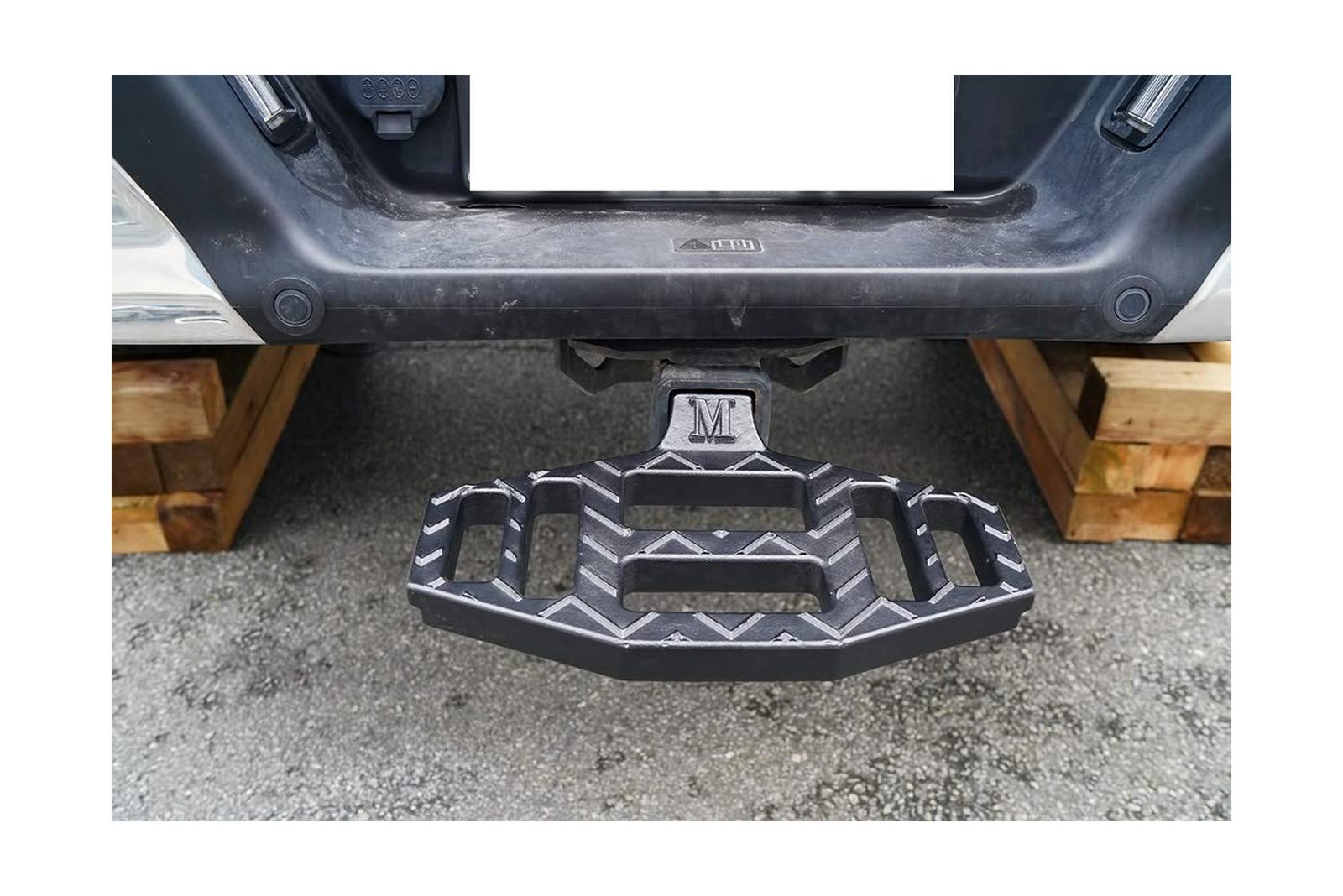 APS Hammer Forged Carbon Steel Black Hitch Receiver Step Compatible with Clas…