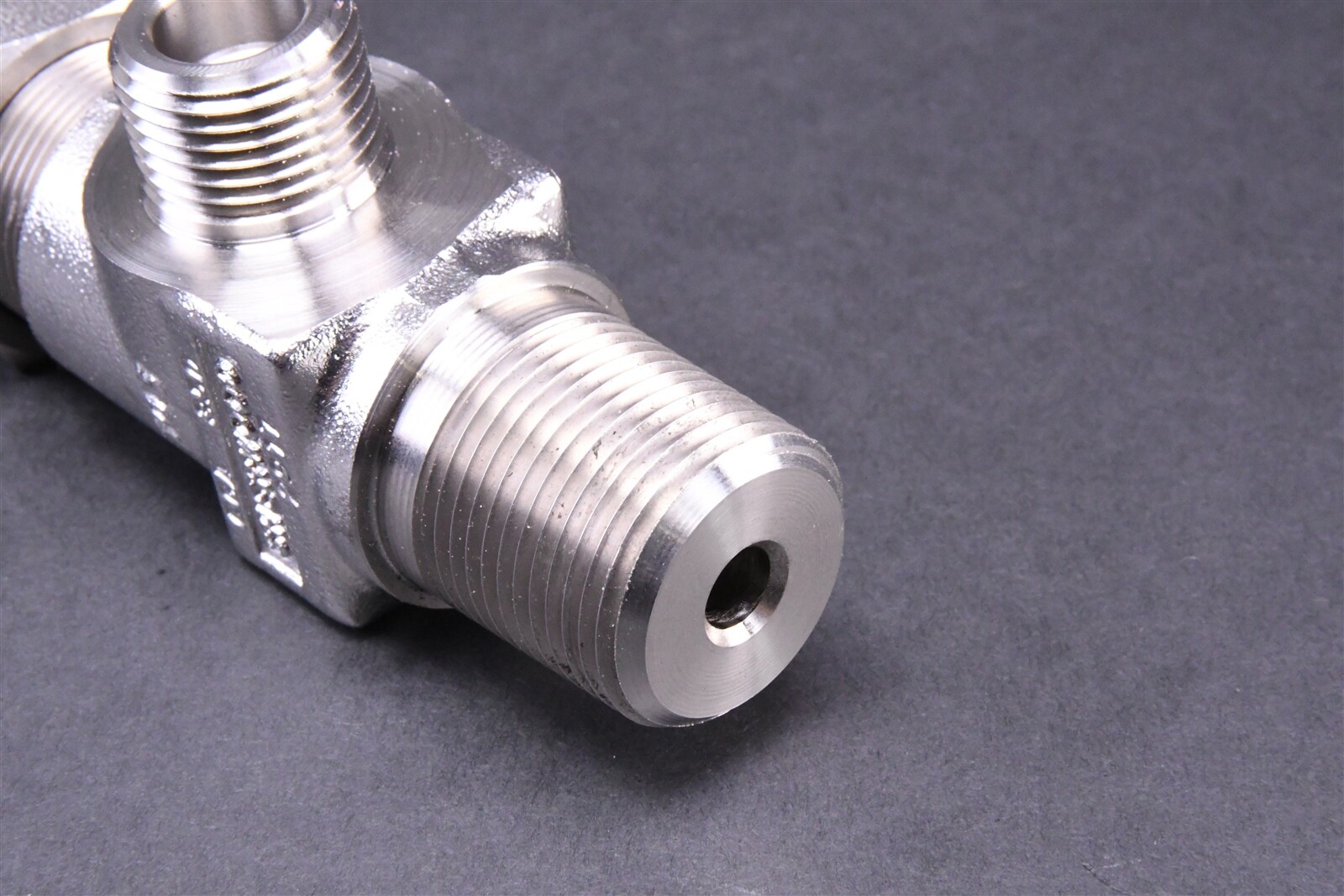 Sherwood 5983L Specialty Gas Corrosive Gas Valve CGA 350 Outlet 3/4-14 NGT Inlet