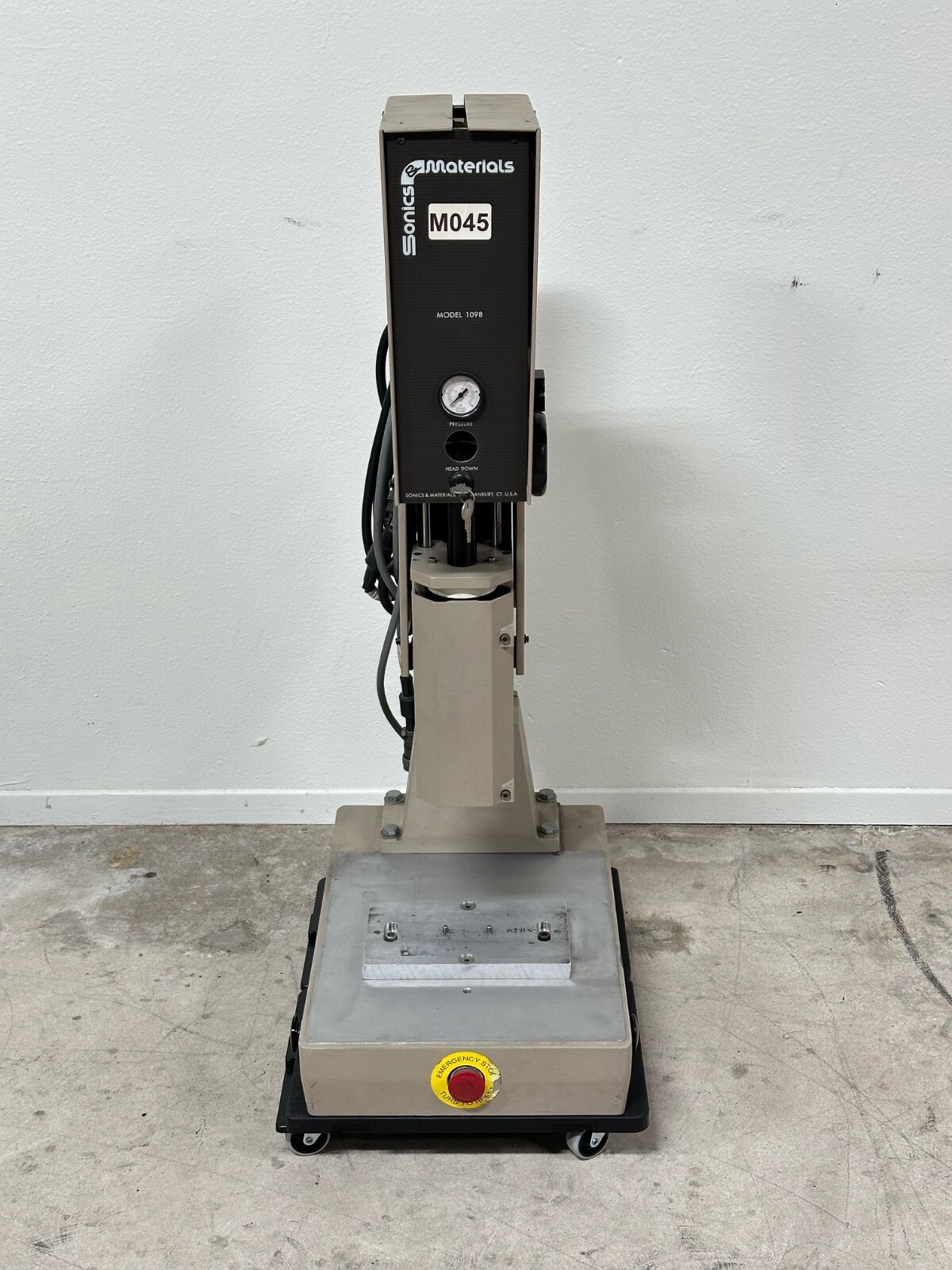 Sonics & Materials Model 1098 Ultrasonic Welding Machine