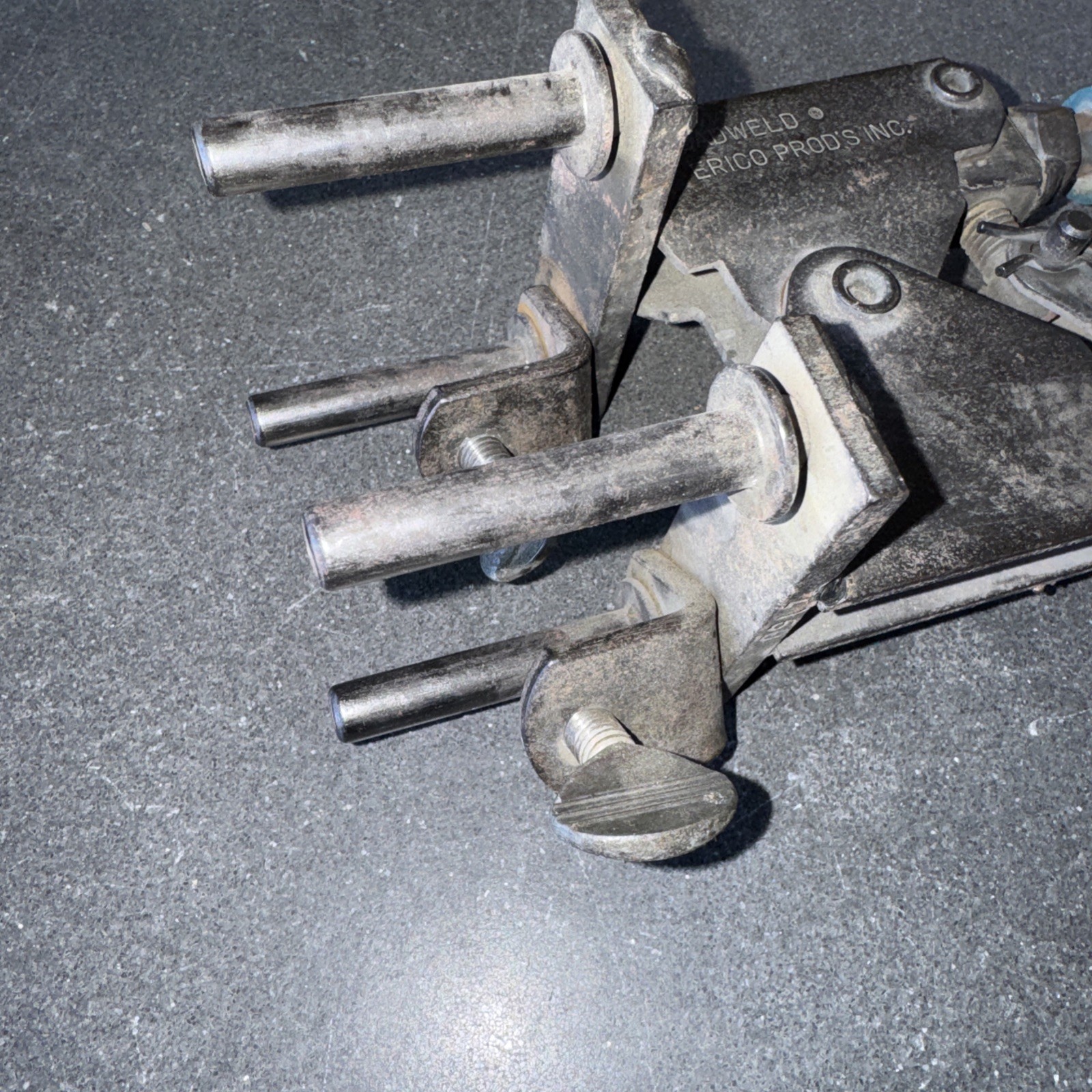 L160 nVent Erico Cadweld Handle Clamp For Exothermic Mold E-Z Change