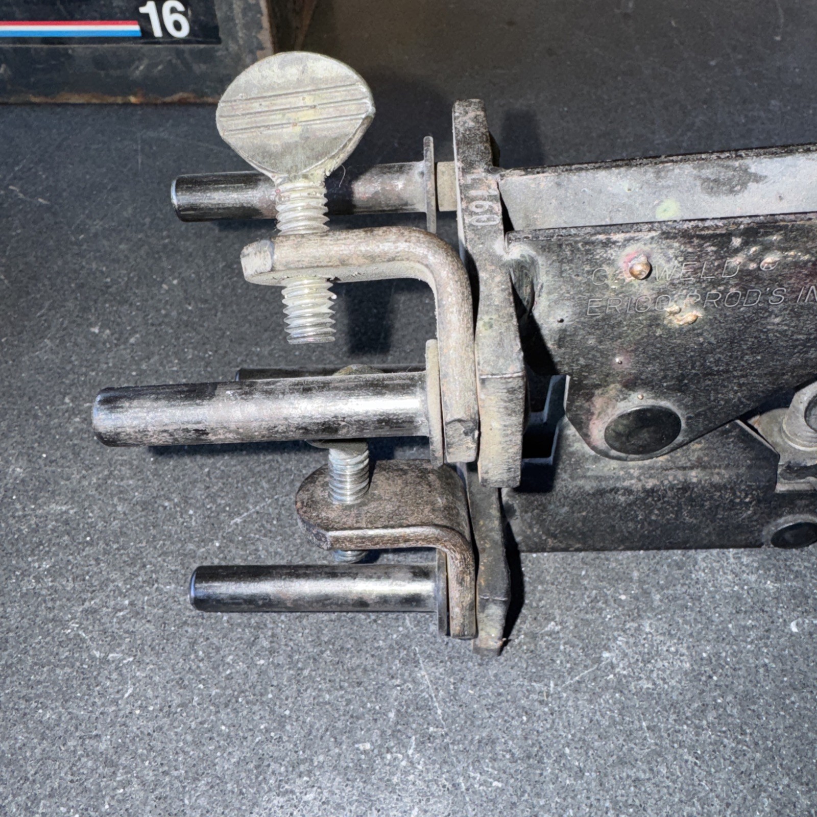 L160 nVent Erico Cadweld Handle Clamp For Exothermic Mold E-Z Change