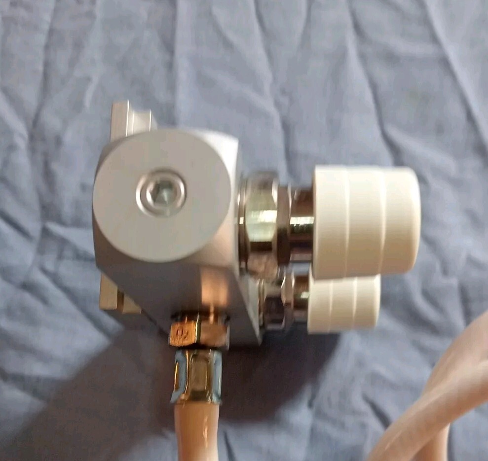 Unitor Double Outlet Complw HOSE Ox double outlet has one inlet , New