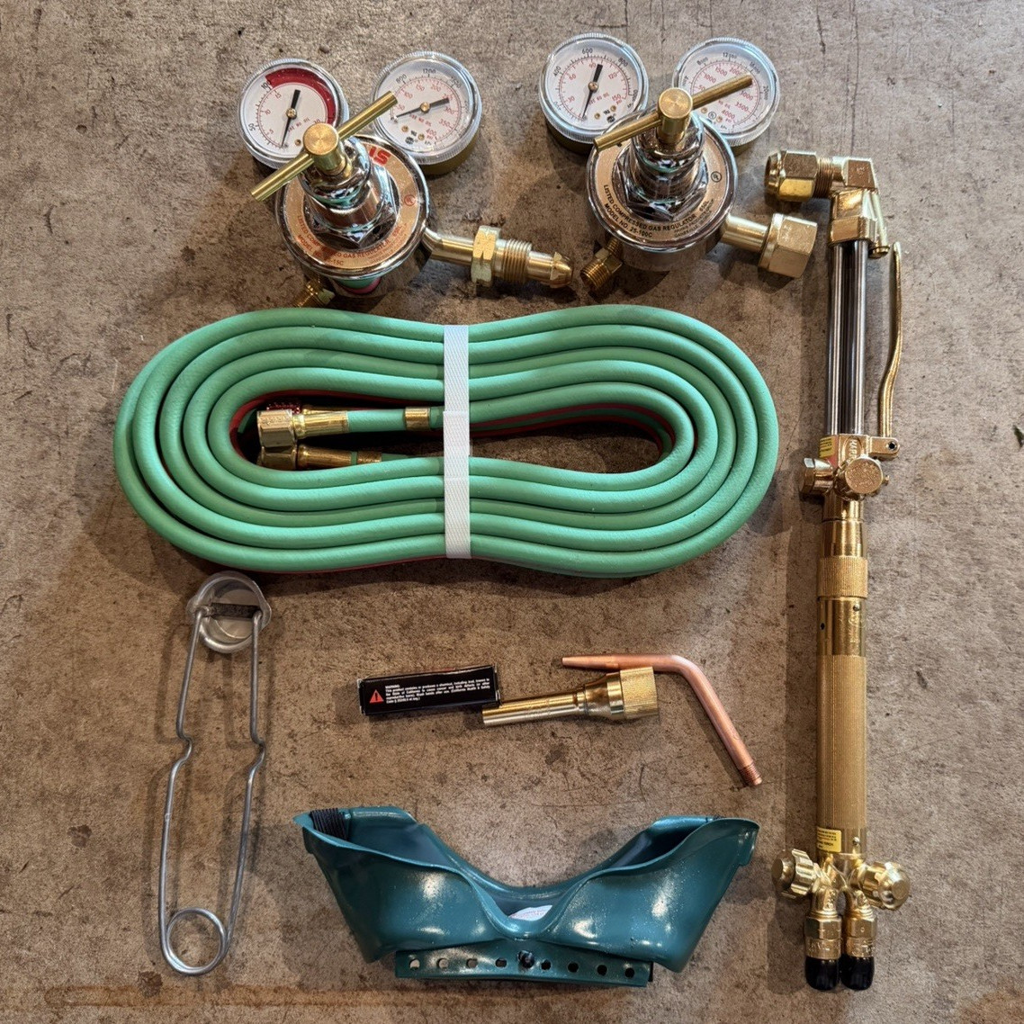 Harris Oxy-Acetylene Gas Welding & Cutting Kit 8525-510 DLX w/ Regulators