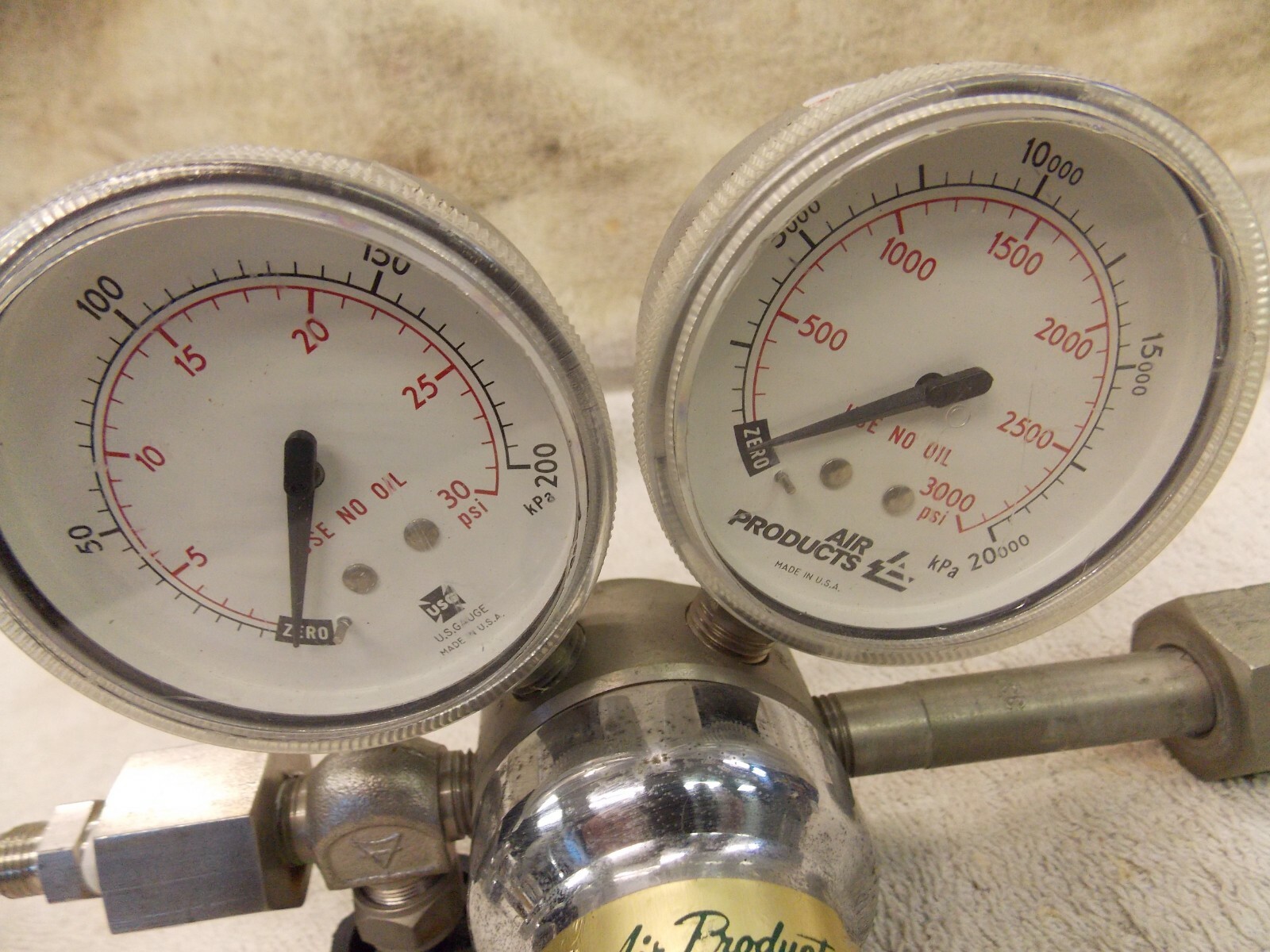 Air Products Regulator E11-T-C334A Inlet 330M Pressure 3000psi 0-30psi Gas Valve